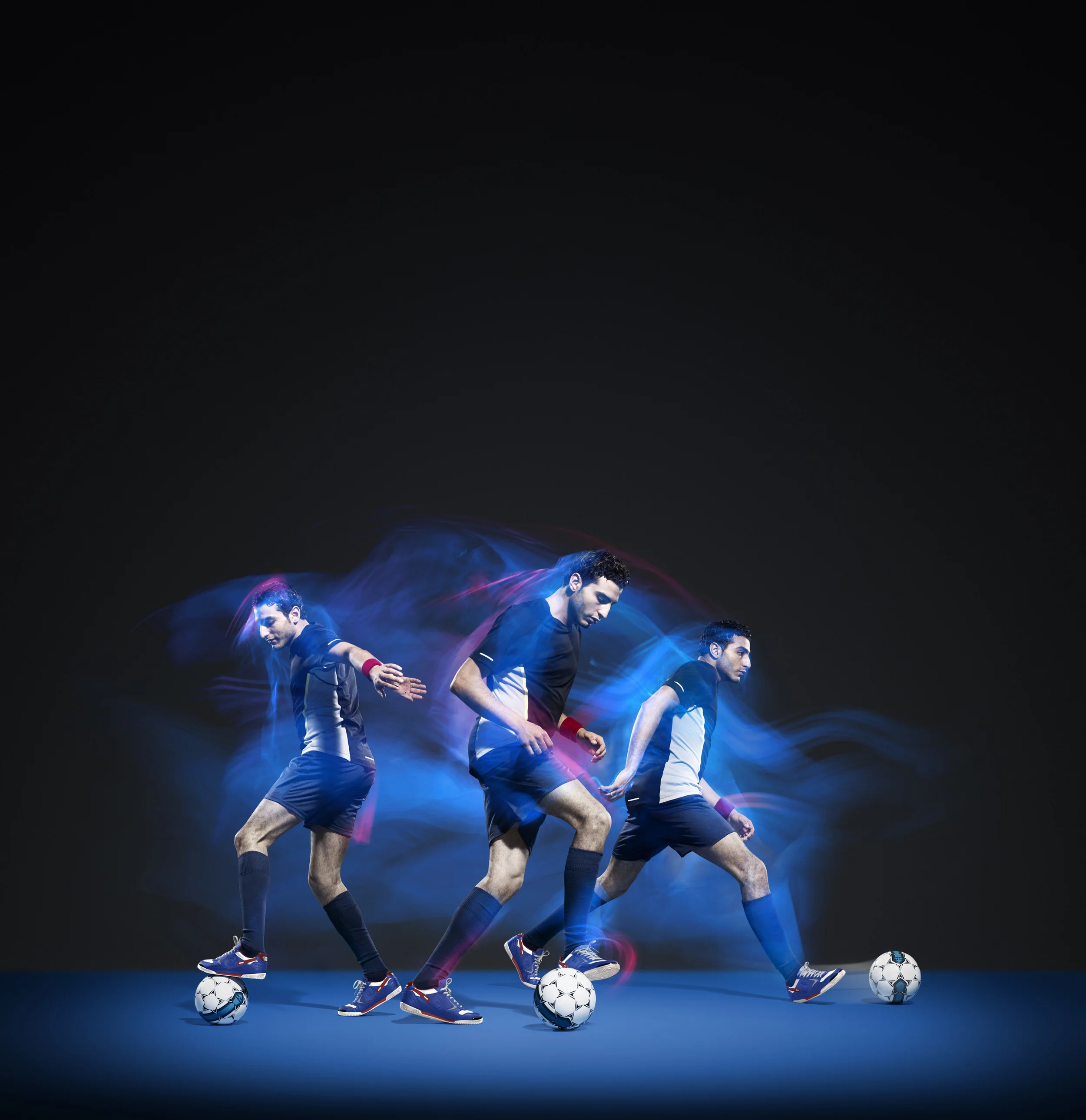 FW12_STRIKER 05v1.jpg