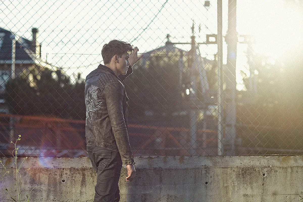 cast01.jpg