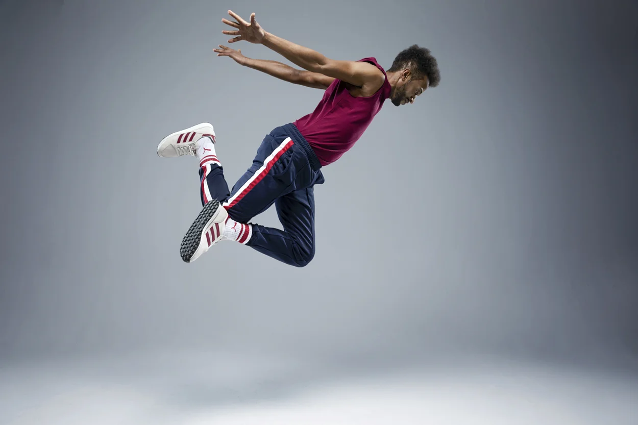FlyingSteps09.jpg