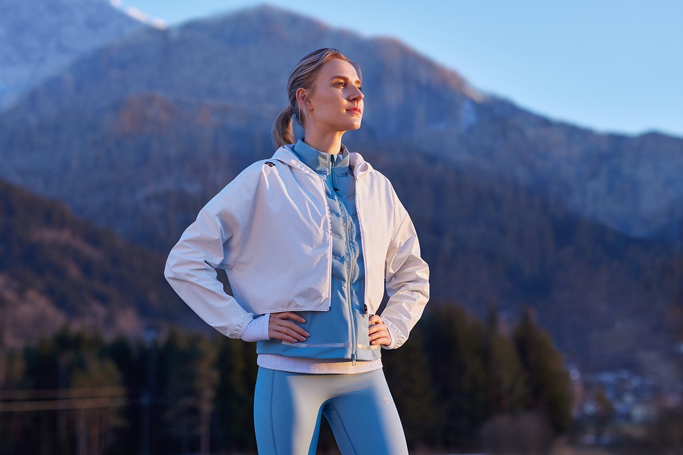 RB_FW_模特_W's RUNNING_D2332RJK02-LB_竖1（10M）.jpg