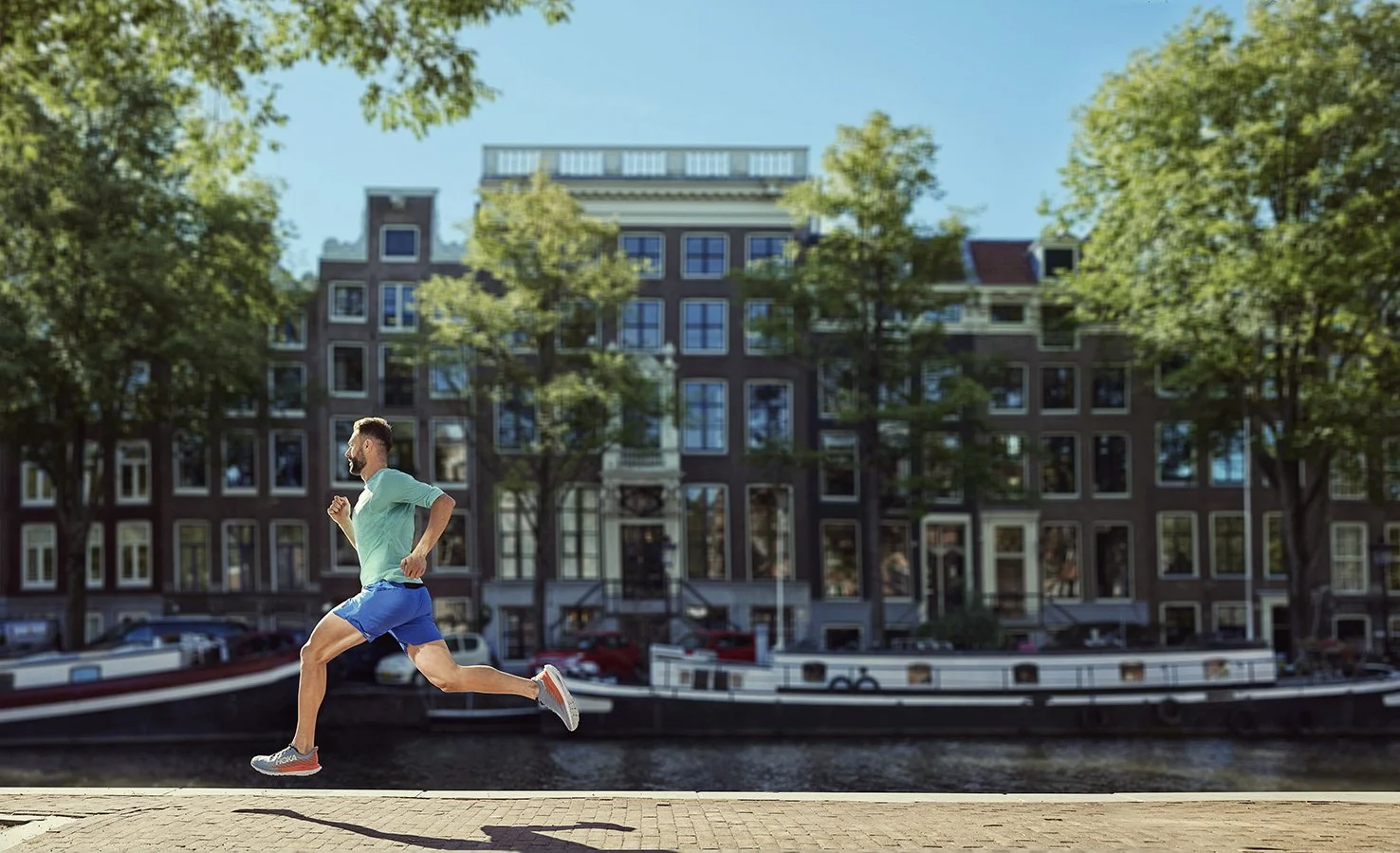 05_HOKA_Amsterdam1992_1.jpg