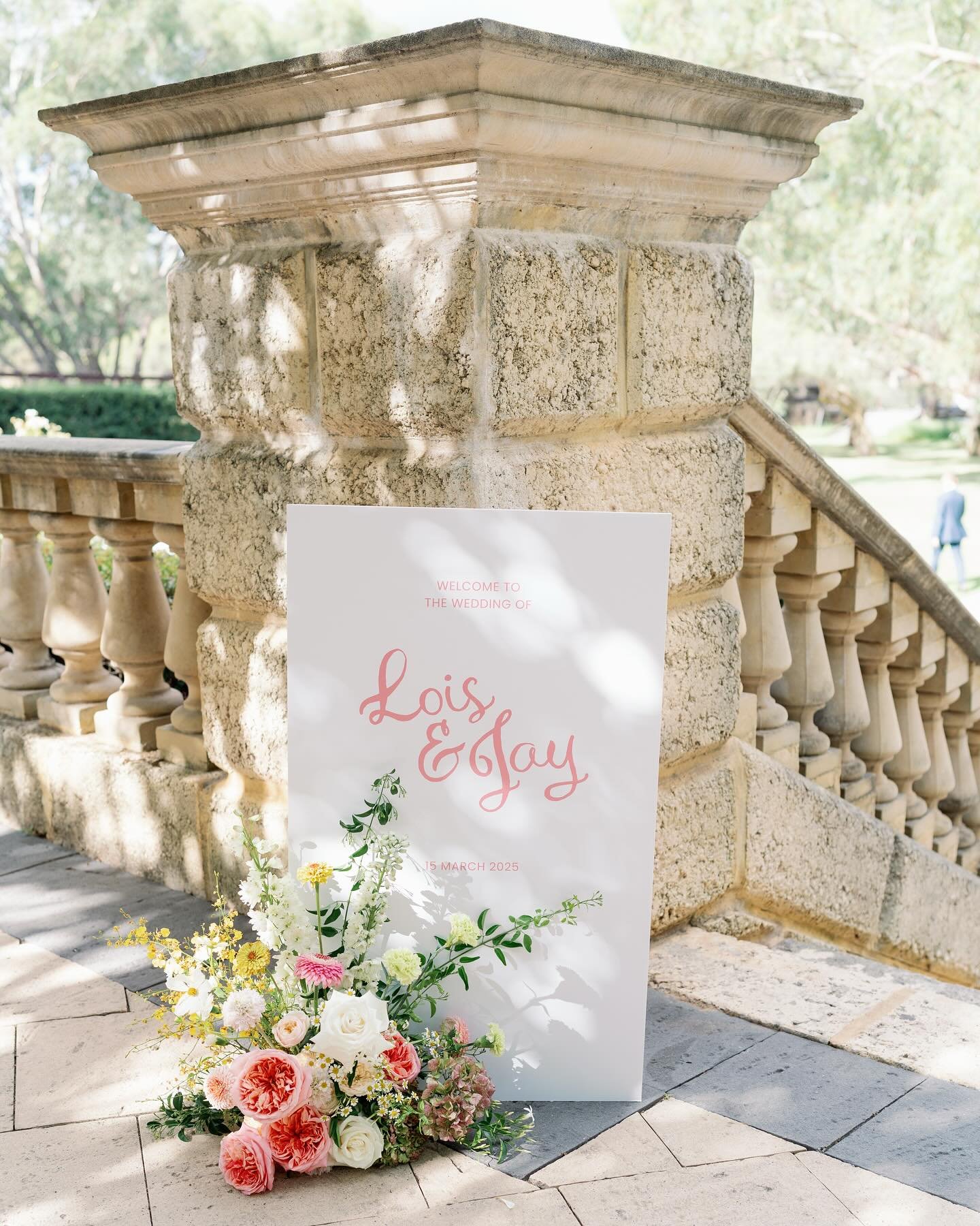 A little welcome moment for L + J captured by @_westerly 🌸💕🌸 Planner ~ @the_modern_romantic 💕