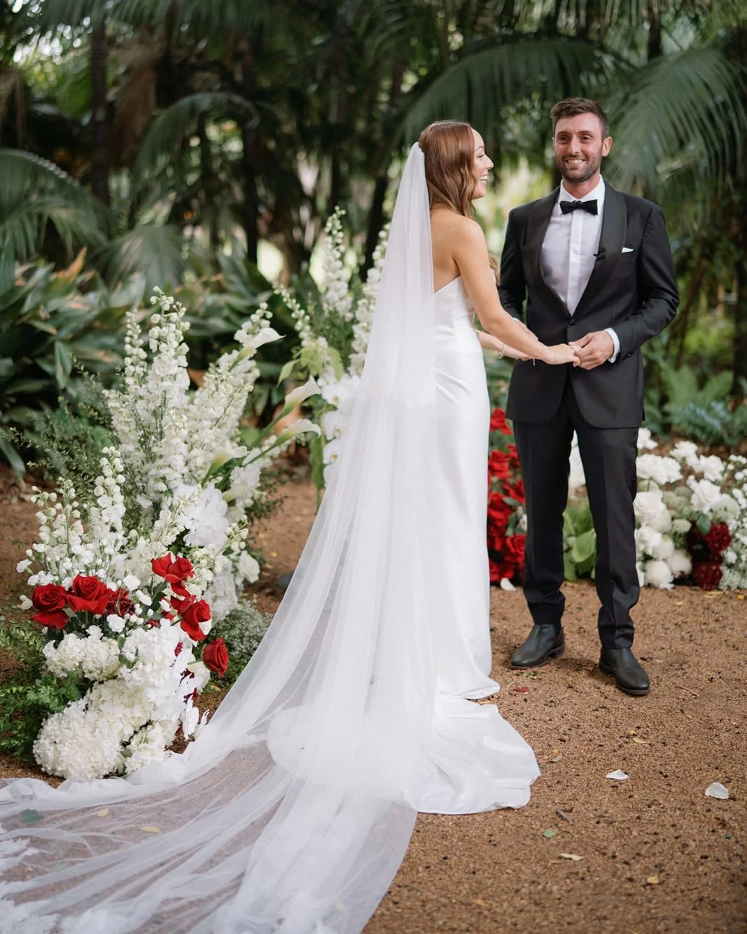 More of Ash + Chad&rsquo;s incredible day ✨🌹✨ Photos by @alannahliddell ✨