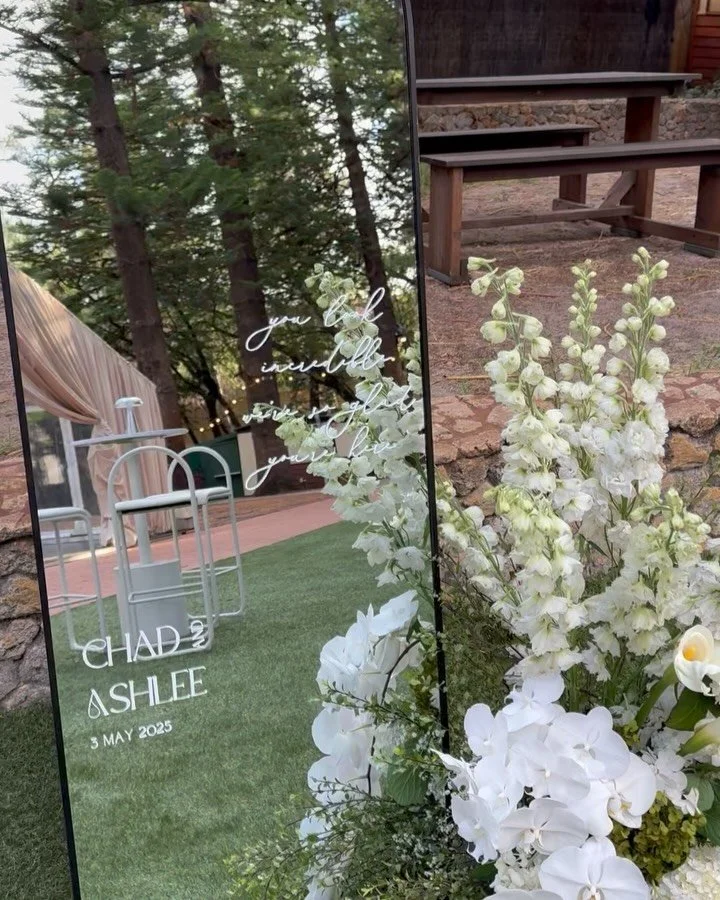 A few moments from 2025 ✨ What a year! So many beautiful weddings and the loveliest clients 🫶🏻 Looking ahead to a very pretty 2026 🌸