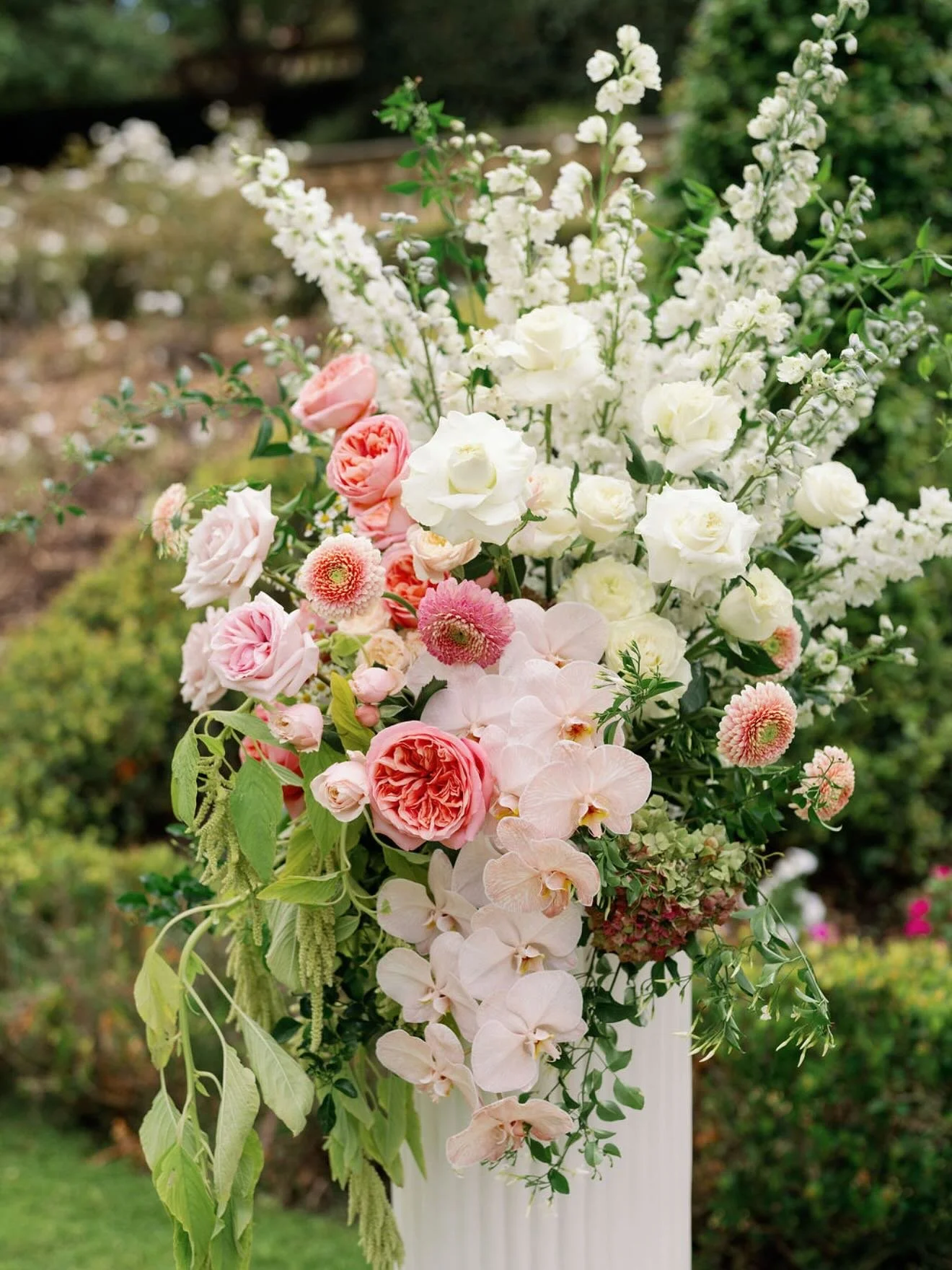 The florals that witnessed the vows then toasted the love! These blooms perfectly repurposed from ceremony to celebration for L + J 🥂 Prettiest pics by @_westerly 🌸💘🌸