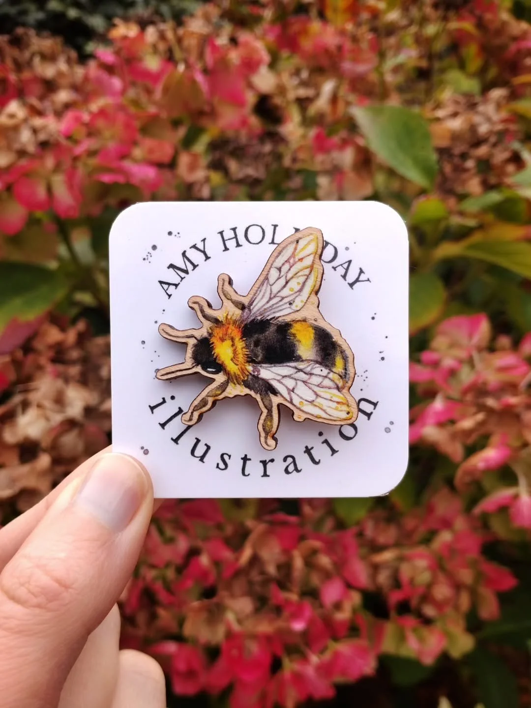 My wooden pins finally have proper backing cards 😊✨️ (and I've been enjoying photographing them!) What do you think?

I actually had a wee brain wave after I made some square business cards. While packing pin orders, I realised that exact size and s