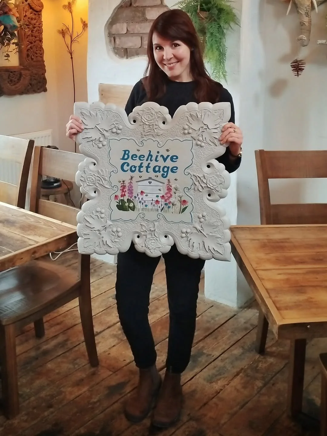 The finished name sign for new Ulverston holiday let Beehive Cottage 🏡🍯🐝😄 (feat. me for scale)

Thank you again @thehivecafebistro and @bumblebeeatthehive for asking me to do this for you, it was an honour and a treat to paint on such a beautiful