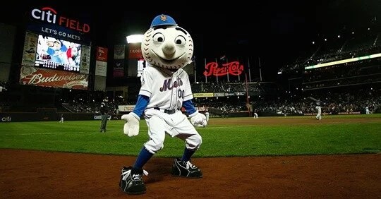 How Mr. Met met Mr. Moneybags