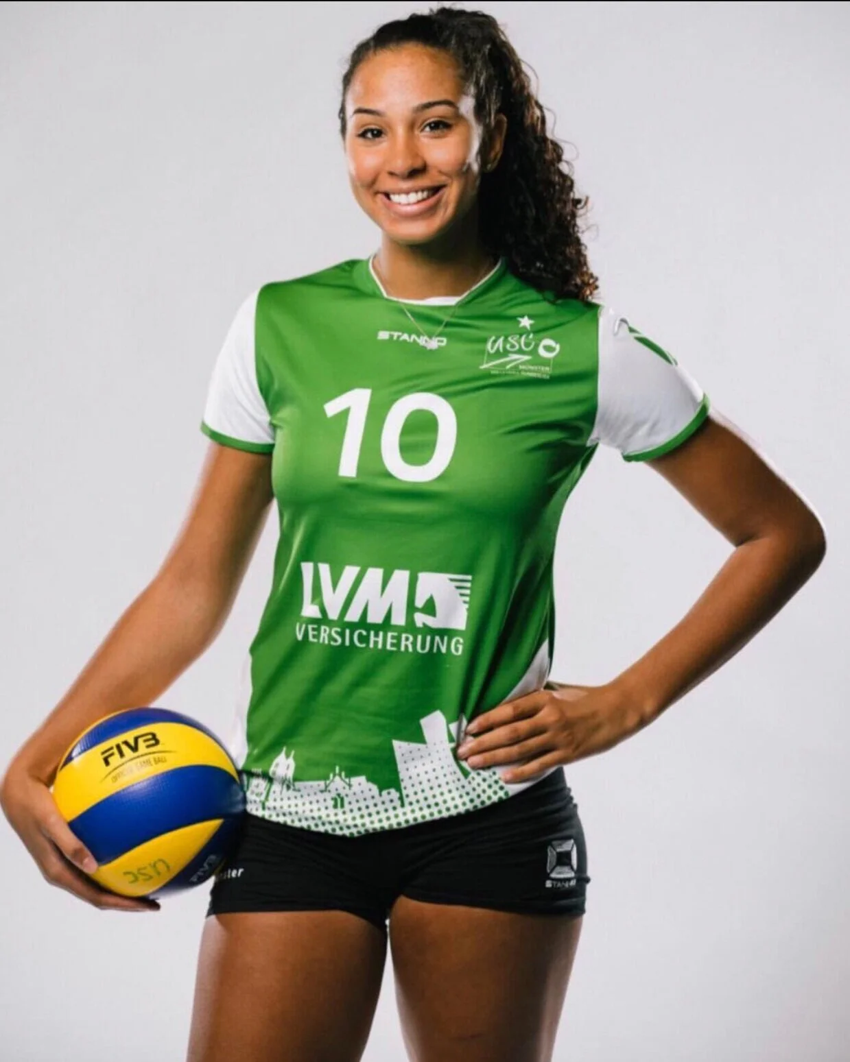From the Court to the Office: Pro Volleyball Player Kaz Brown Shares What  Supporting Black Female Athletes Means for Sports and Beyond — FireFly  Inclusion Solutions