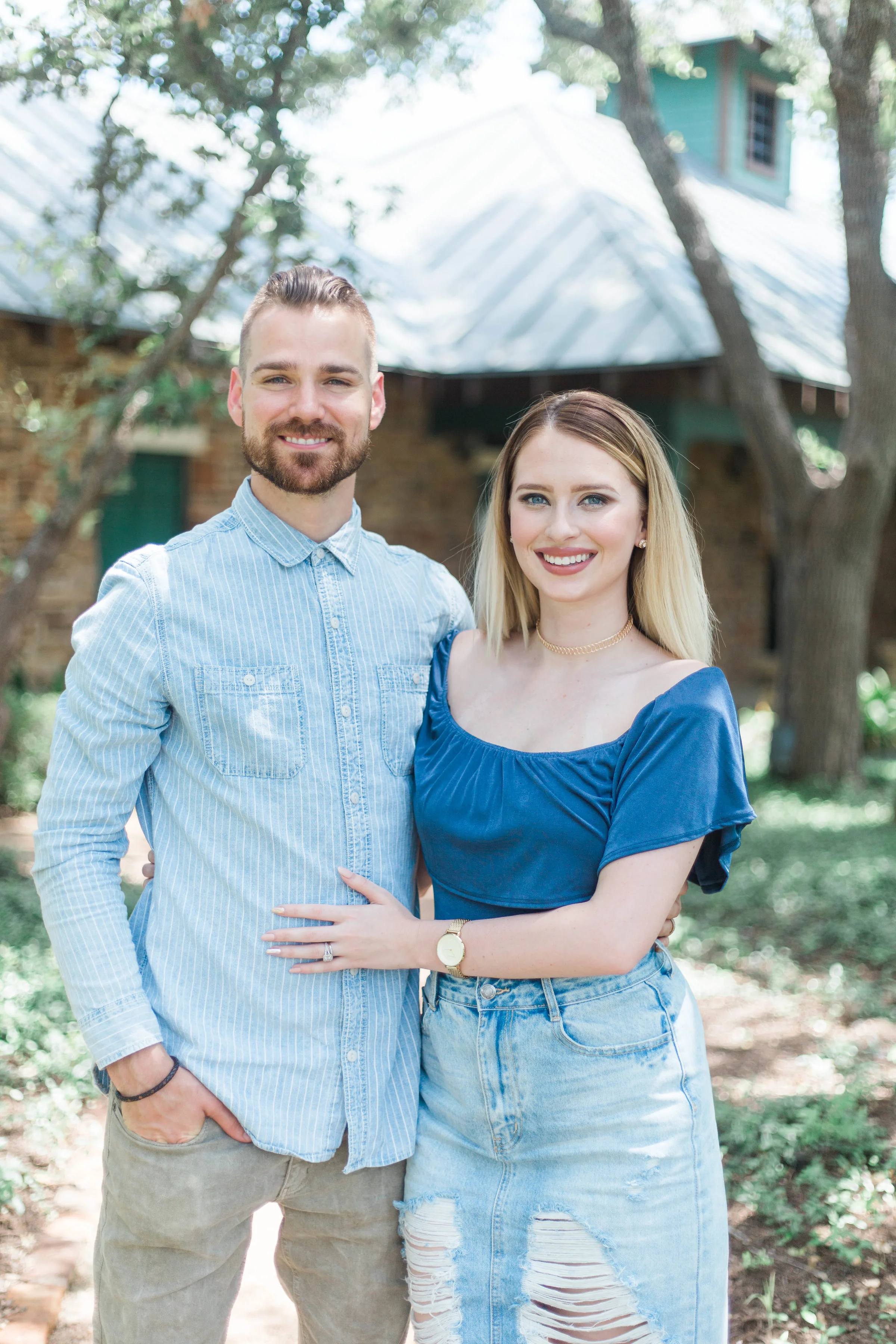Aaron & Candace Campbell Worship Pastor & Children's Pastor Aaron and Candace: Aaron is our Worship Pastor overseeing our worship experience and team. Candace is our Executive Director, as well as our Children’s Pastor overseeing all ages from birth to fifth grade. Together they have a passion for raising up leaders and seeing the next generation encounter Jesus!