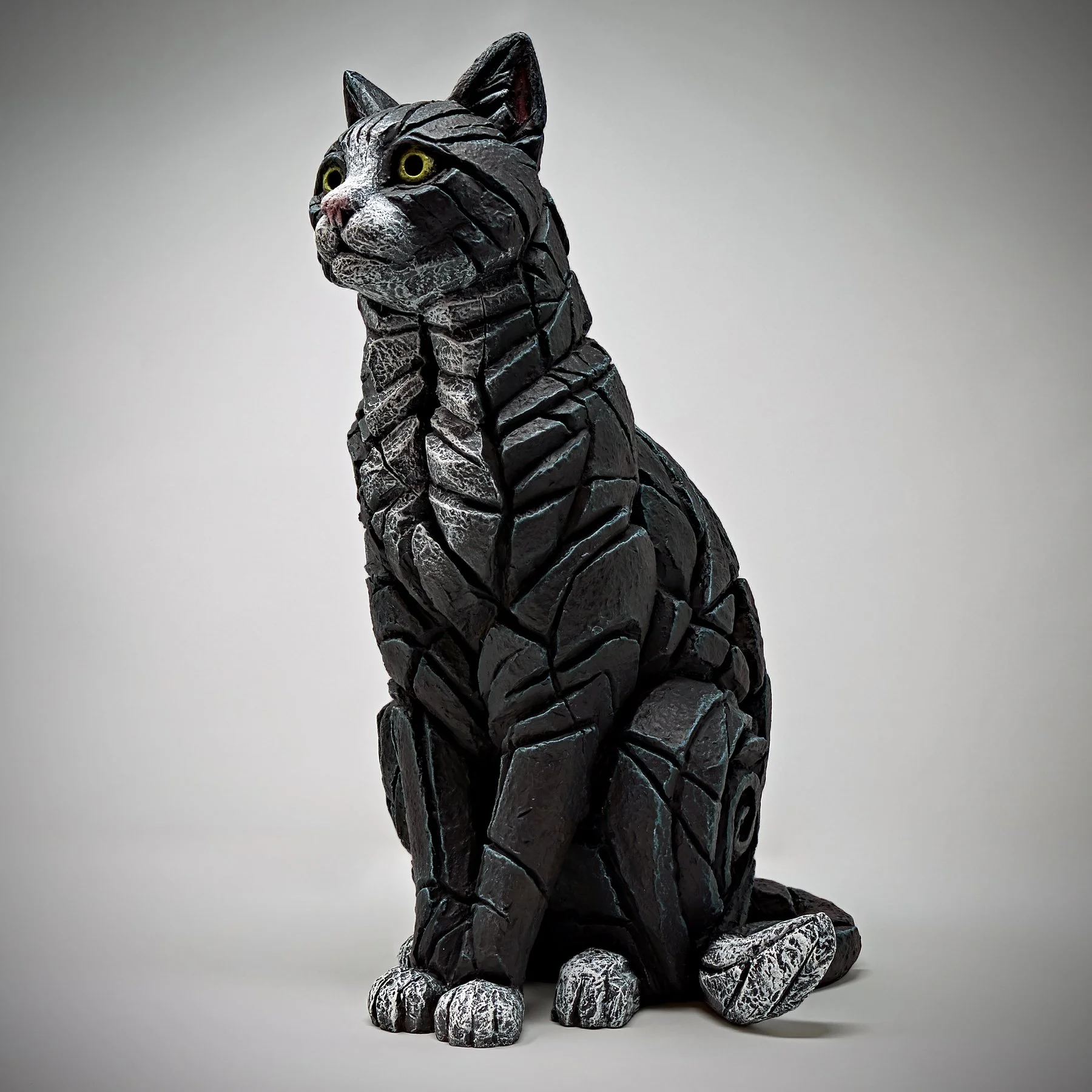 Edge Sculpture cat black and white