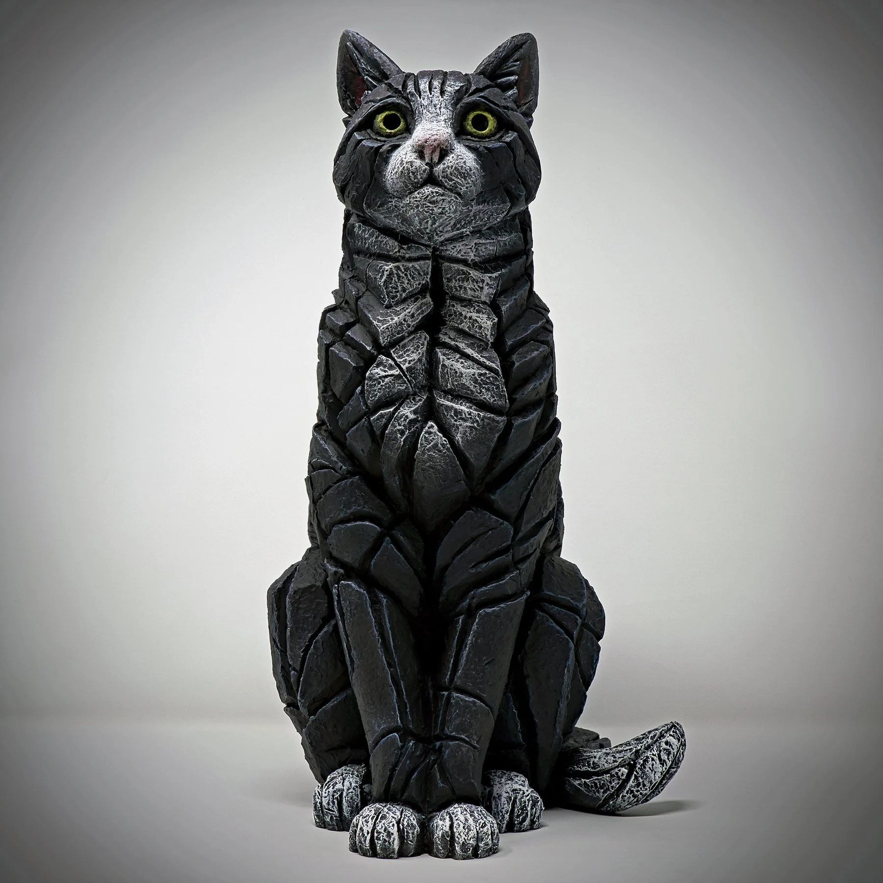 Edge Sculpture cat black and white