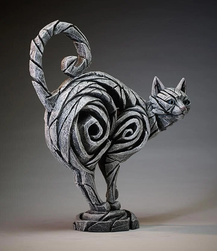 Edge Sculpture White Cat