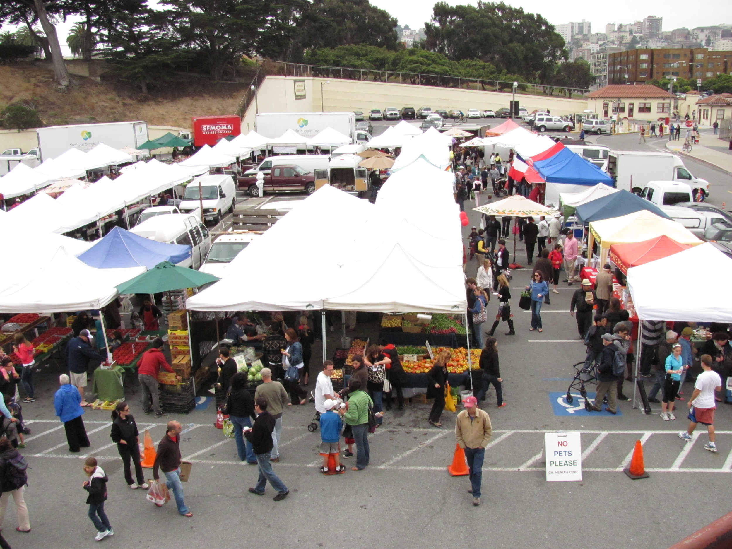 Overhead view of Fort Mason Center Farmers' Market