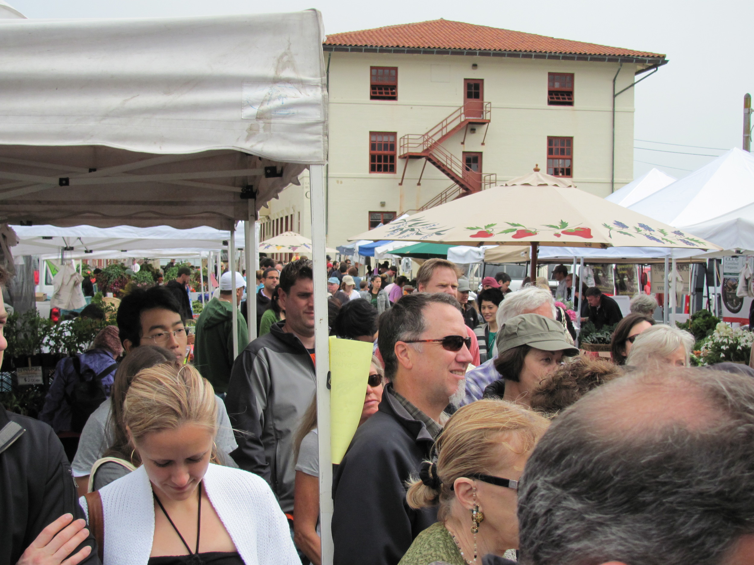 local shoppers at Fort Mason Center Farmers' Market