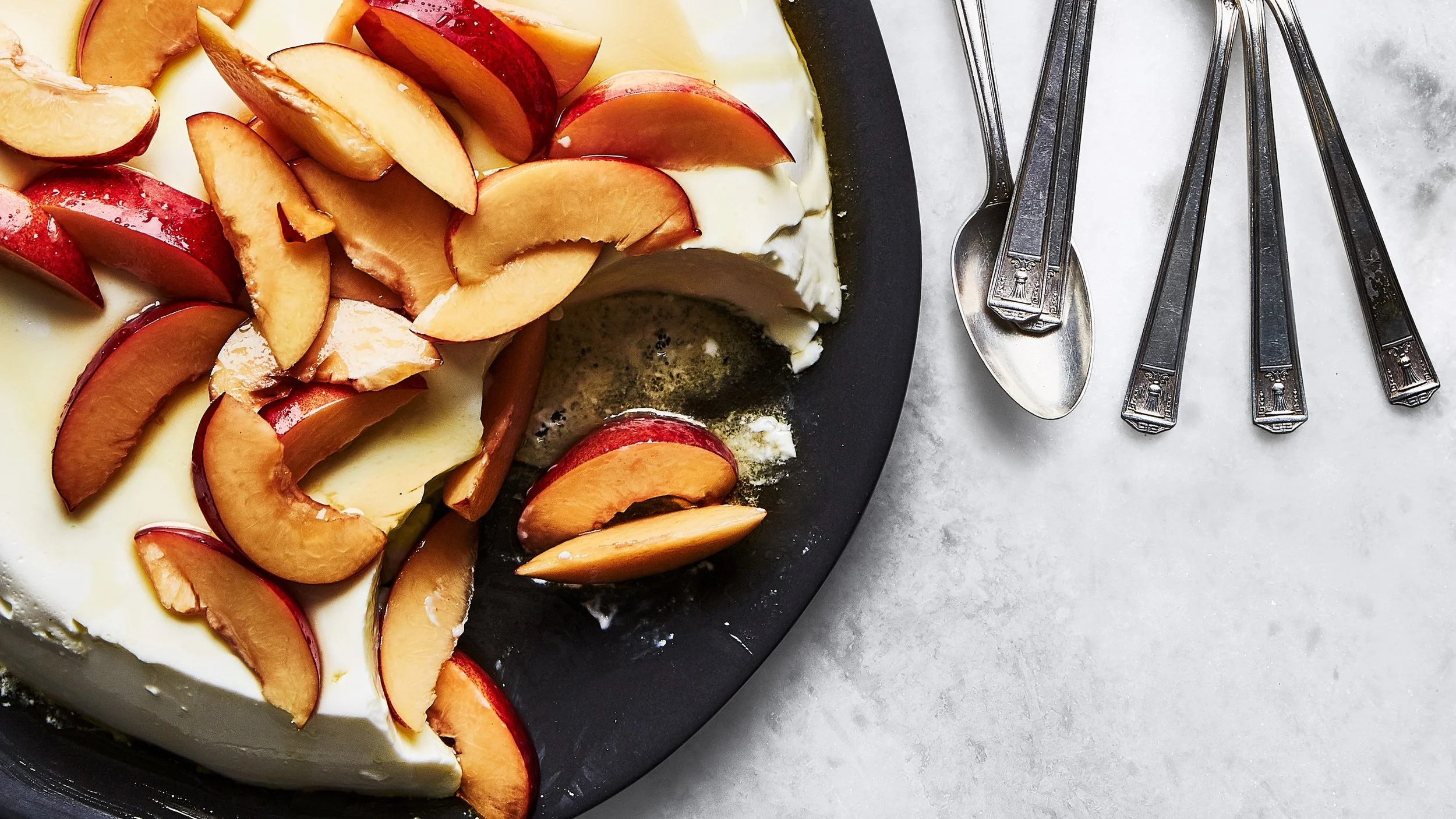 ricotta-panna-cotta-with-nectarines-and-honey.jpg