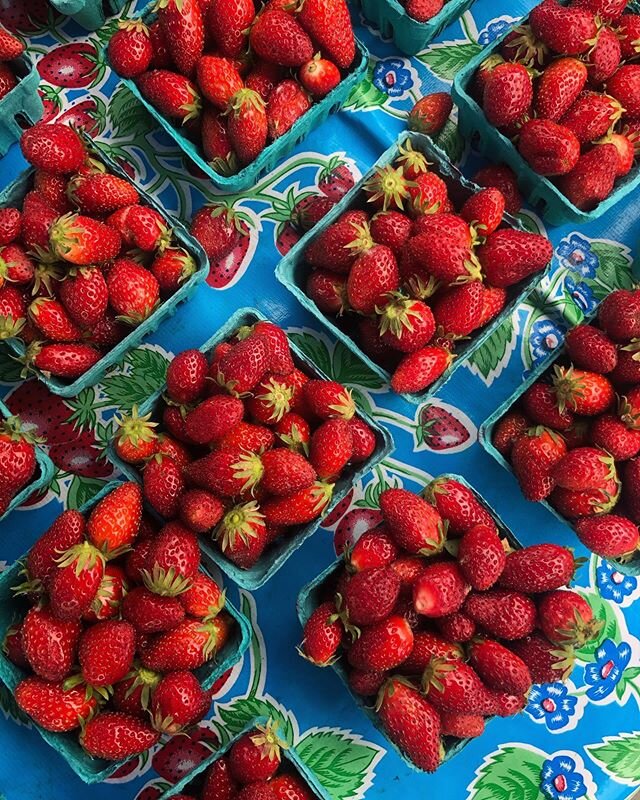 Here&rsquo;s to a berry sweet Wednesday, from the farmers&rsquo; market 🍓

@jsmorganics