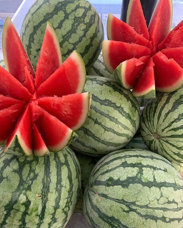 Sweet sweet summertime&mdash; it&rsquo;s not over yet! Come grab a melon from @resendizfruitbarn 🍉
&bull;
&bull;
&bull;
#watermelon #summertime #melons #farmfresh #sanjosefoodie #santanarow