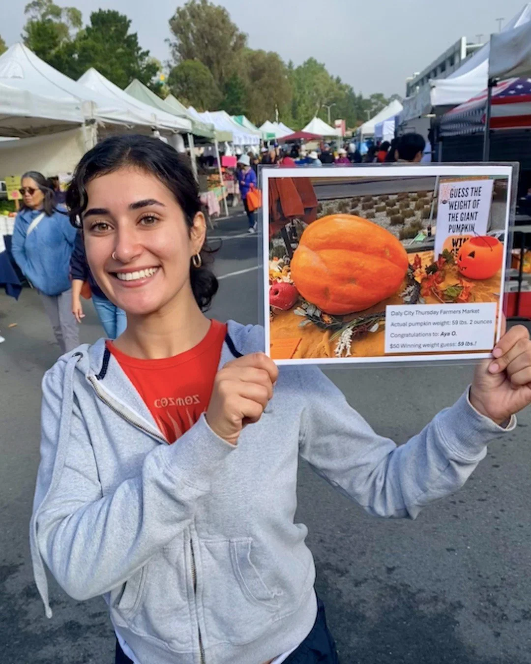 Days like this are the best!  Aya was the lucky winner of the Guess the Weight of the Giant Pumpkin at our Thursday Farmers' Market! 

Enjoy amazing seasonal produce and more from the market every Thursday and Saturday from 9am-1pm.
.
.
#dalycityfarm