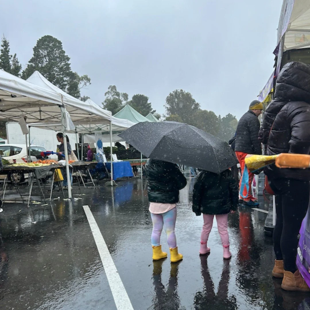 ☔Friendly reminder: we are open rain or shine!  Your continued support, especially on rainy days, makes a world of difference to the vendors.  Dust off your rain gear and grab an umbrella for an adventure to the market!  If you have a reuseable tote 