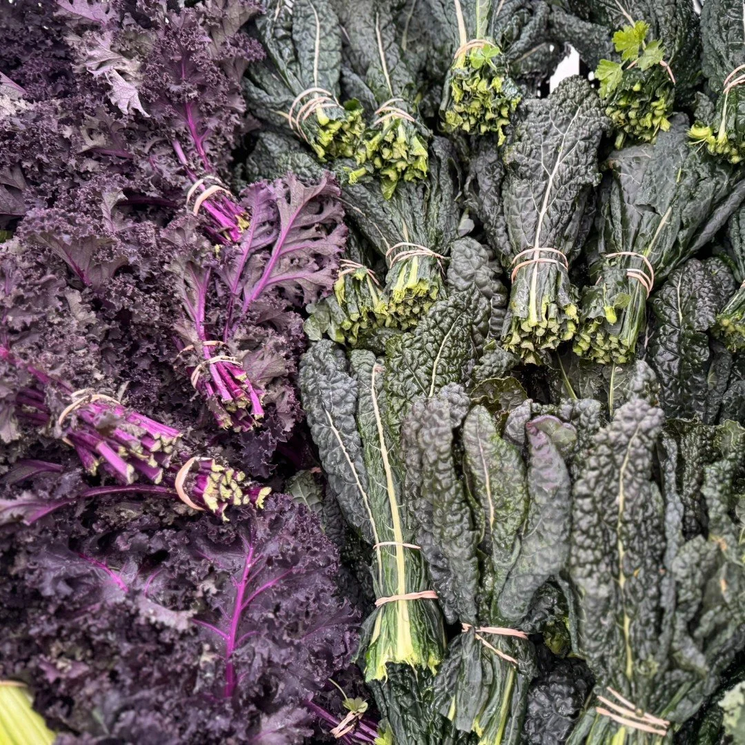 The market is back and is your source for the freshest seasonal produce!  Here are Top 5 Ways to Maintain Healthy Habits in the New Year! 
🥗 Build Meals With Fresh Ingredients
🥬Consume Metabolism Boosting Foods
🗓️ Plan Your Meals In Advance
🧊Drin