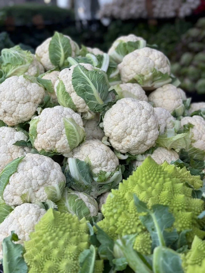 Crush those Health Goals in 2026!  The market is your source for the freshest seasonal produce and artisan food! 
Here are Top 5 Ways to Maintain Healthy Habits in the New Year! 
🥗 Build Meals With Fresh Ingredients
🥬Consume Metabolism Boosting Foo