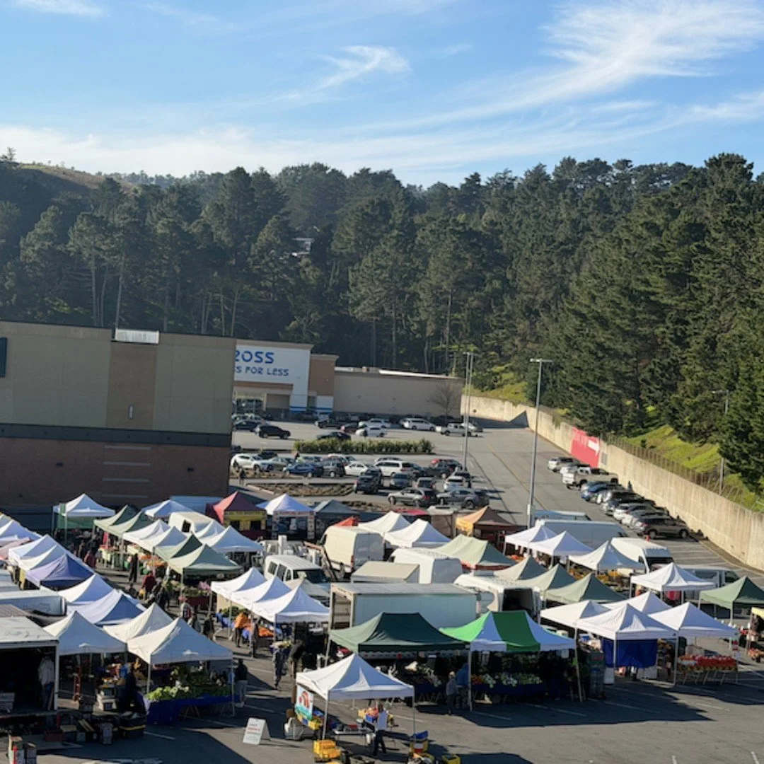 It's a market day!  The weather dreamy and being at an outdoor market gives us a chance to revel in the beauty of the changing seasons!  The farmers' market is a way to reconnect with what is in season currently.  Nature has a way of producing produc