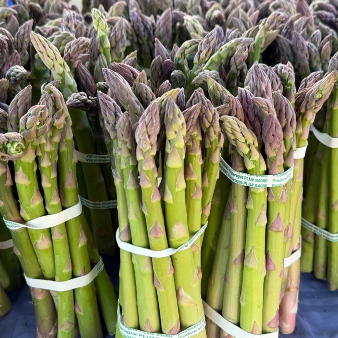 Stock up for Easter brunch essentials at market today!  Fresh asparagus is in season and at peak flavor!  Try it roasted with olive oil, lemon zest, grated parmesan, salt and pepper or making a delicious pureed soup.

🐇Mark you calendars for our Eas