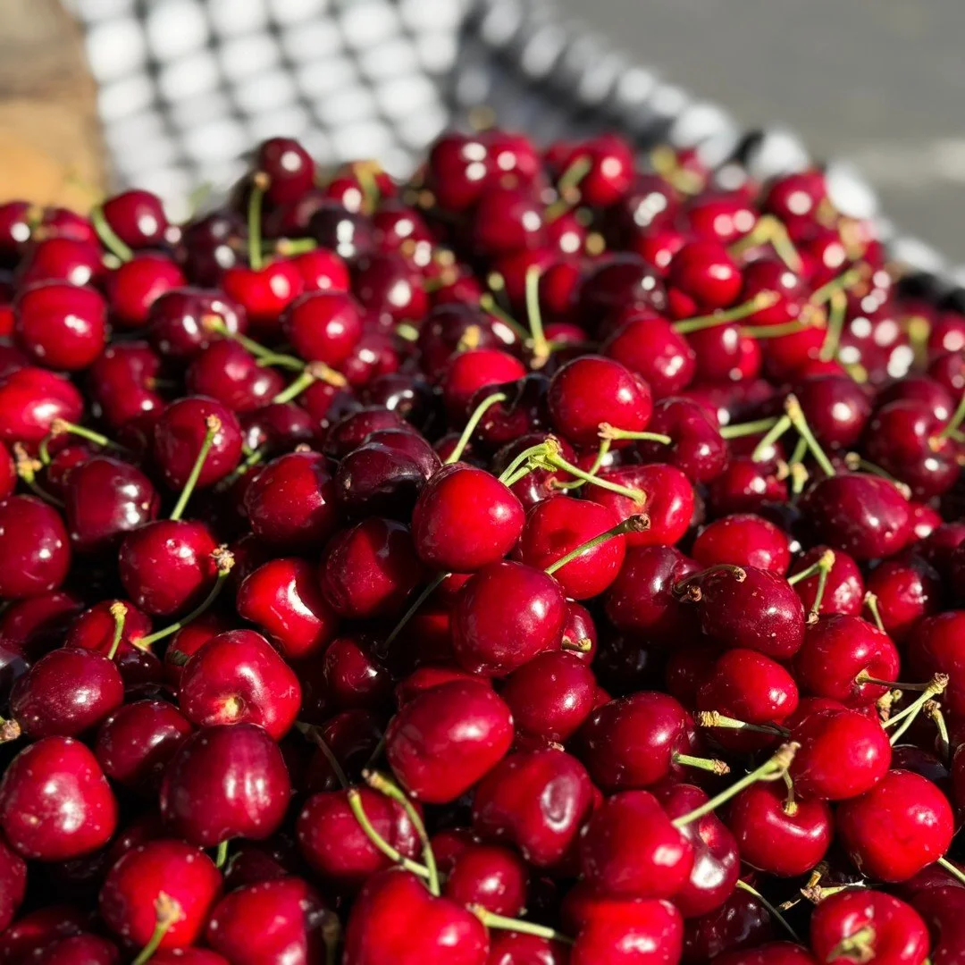 🍒The moment we've been waiting for has arrived!  Cherry season is here! 🍒  This sweet fruit is a spring all-star when it comes to fruit!  We are so happy it's that time of year again!  Many seasonal farms are returning to market!  @jjramosfarms is 