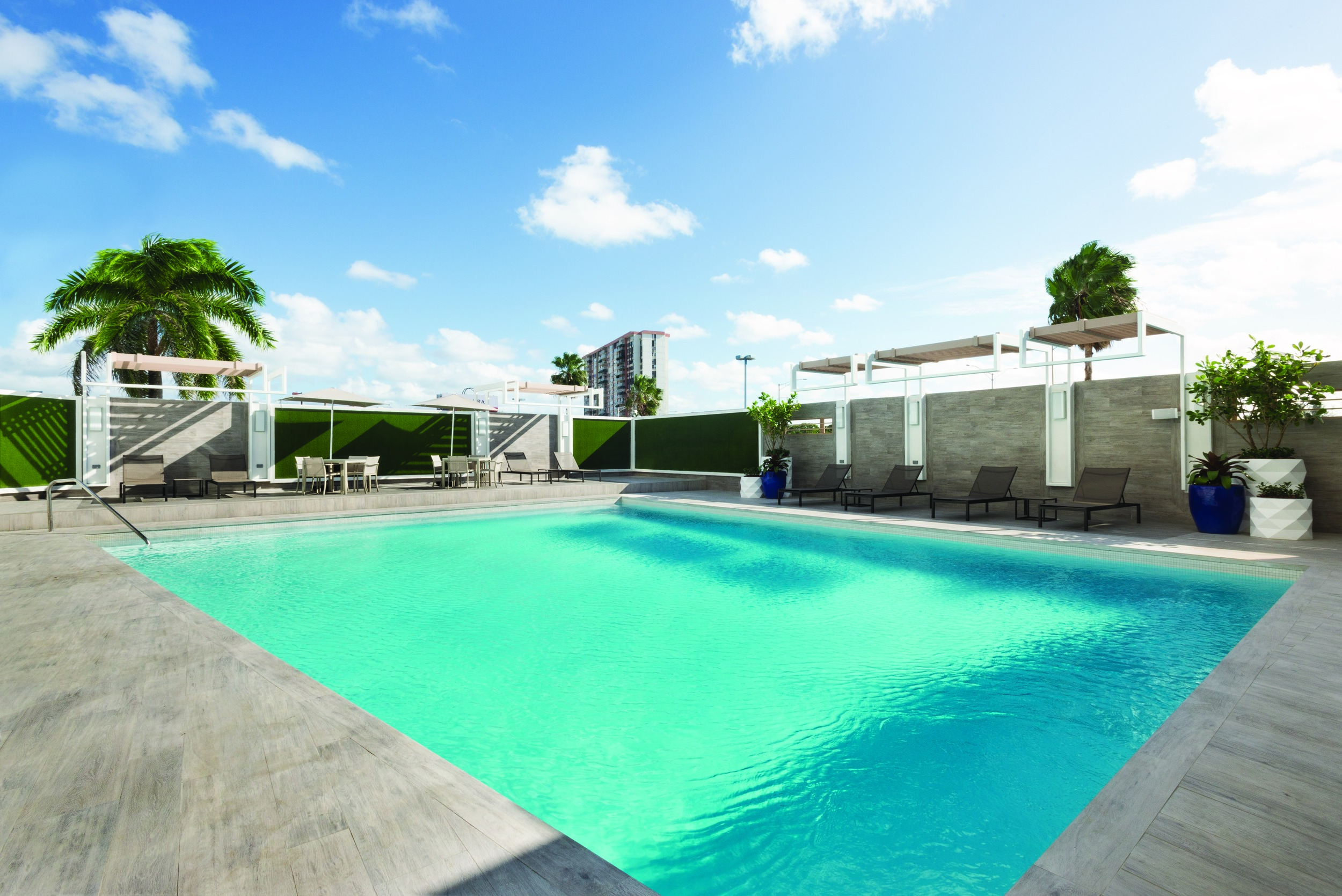 Outdoor Pool.jpg