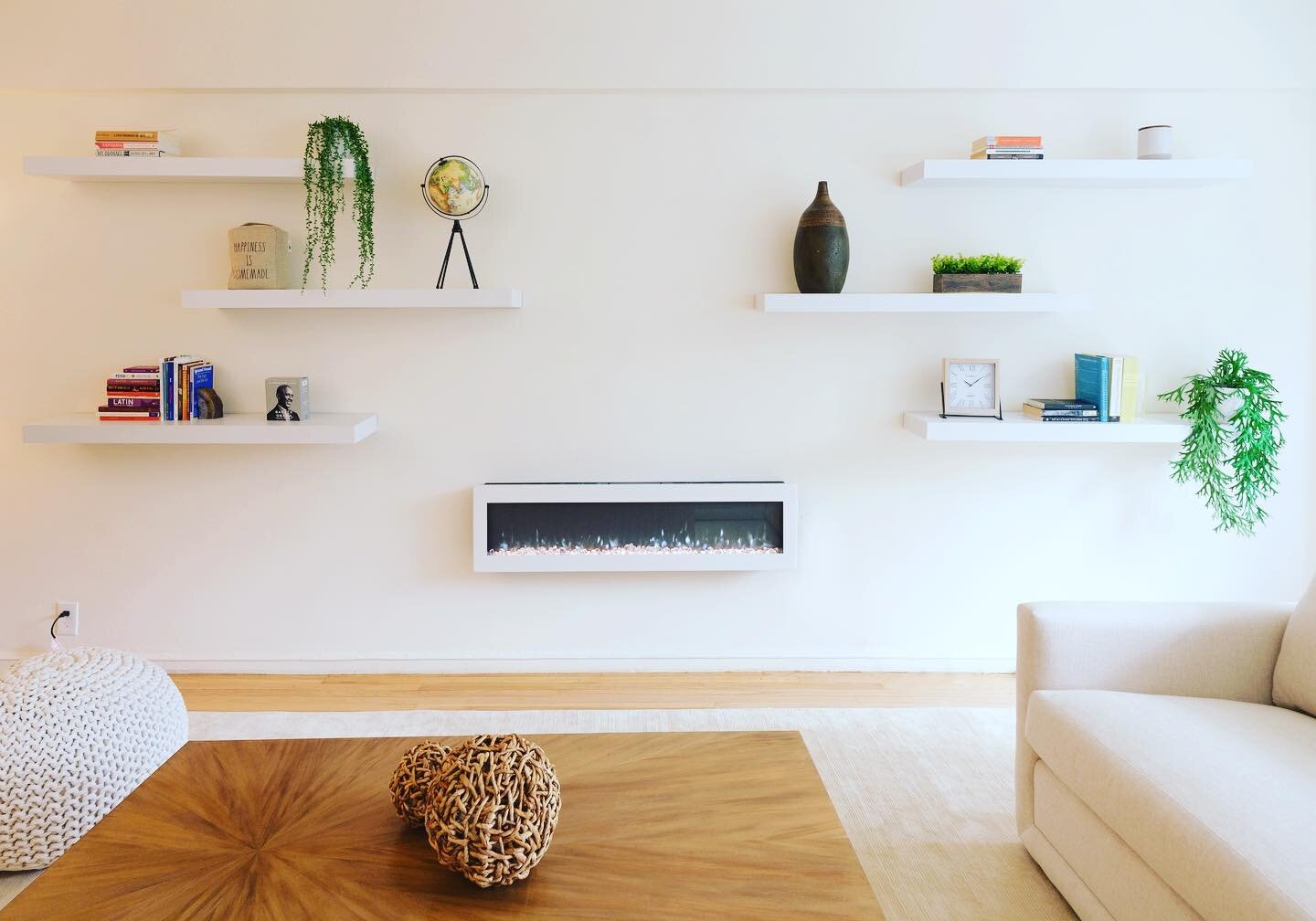 This stunningly beautiful design is by our friend Joanne Wasilewska @m4interiors. The floating shelves, serene palette, and nature inspired colors define this inspiring space: #designinspiration #interiordesigner #minimalist #serenedecor #peace #zend