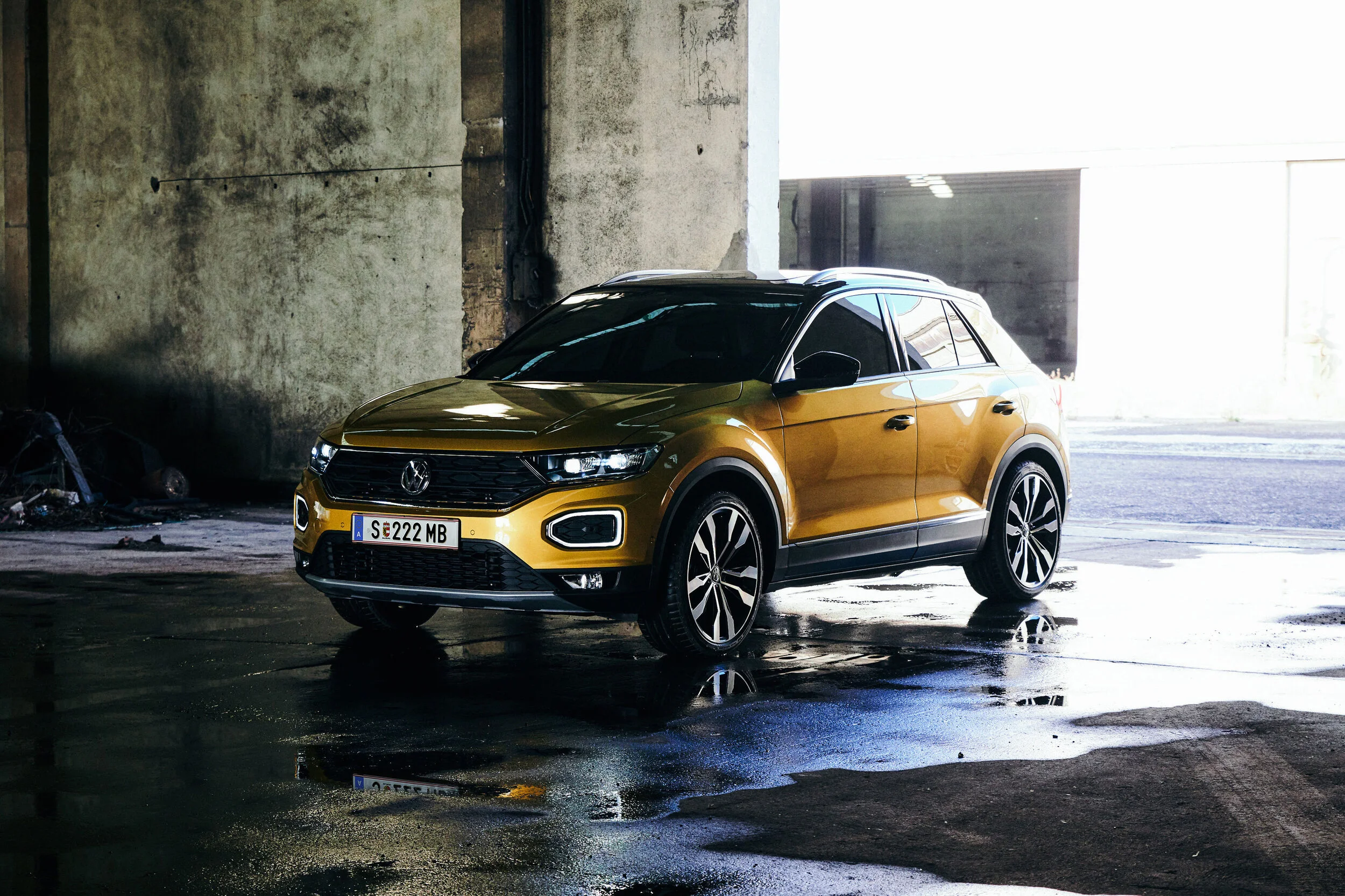 vw-volkswagen-t-roc-gelb-seite-winnie-harlow-3.jpg