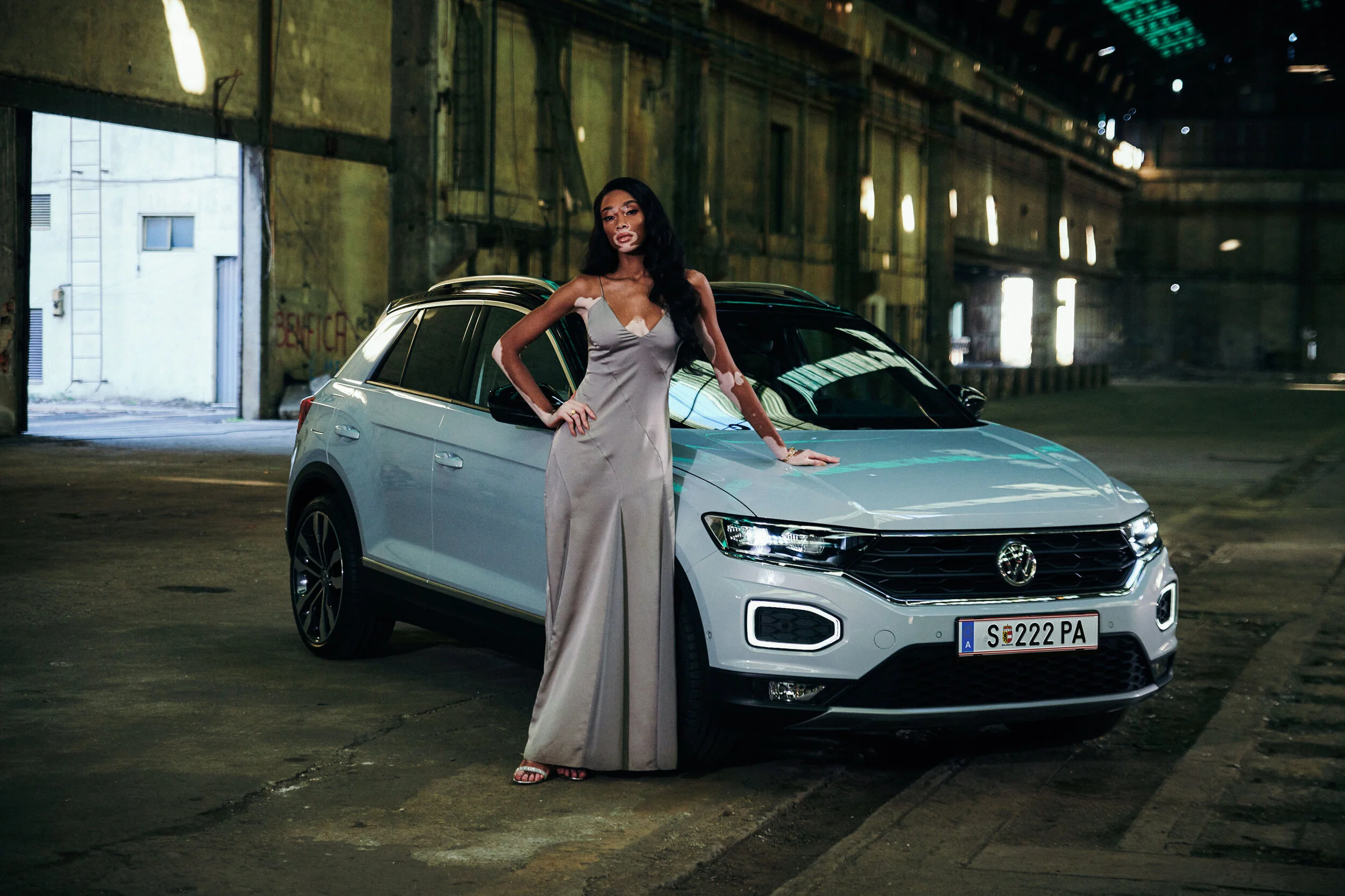 vw-volkswagen-t-roc-weiss-front-winnie-harlow.jpg