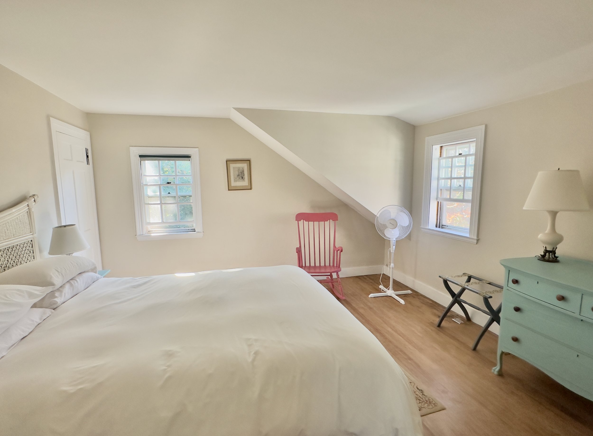 Upstairs Bedroom, Queen Bed, Garden View