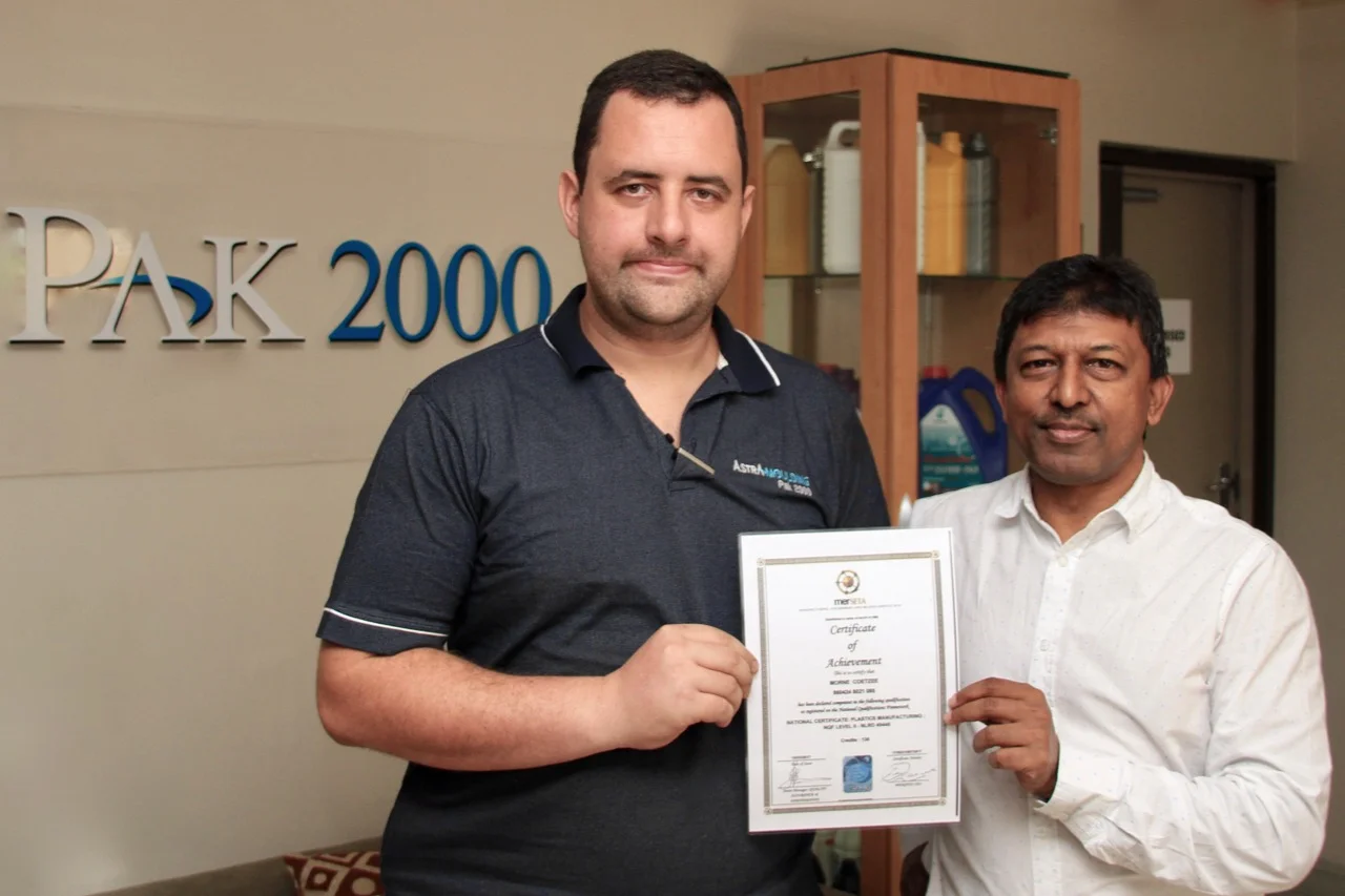 We congratulate Mr Morne Coetzee on his graduation, which earned him a National Certificate on a National Qualification Framework. Mr Coetzee is pictured with Pak 2000 General Manager, Mr Ricky Alli.