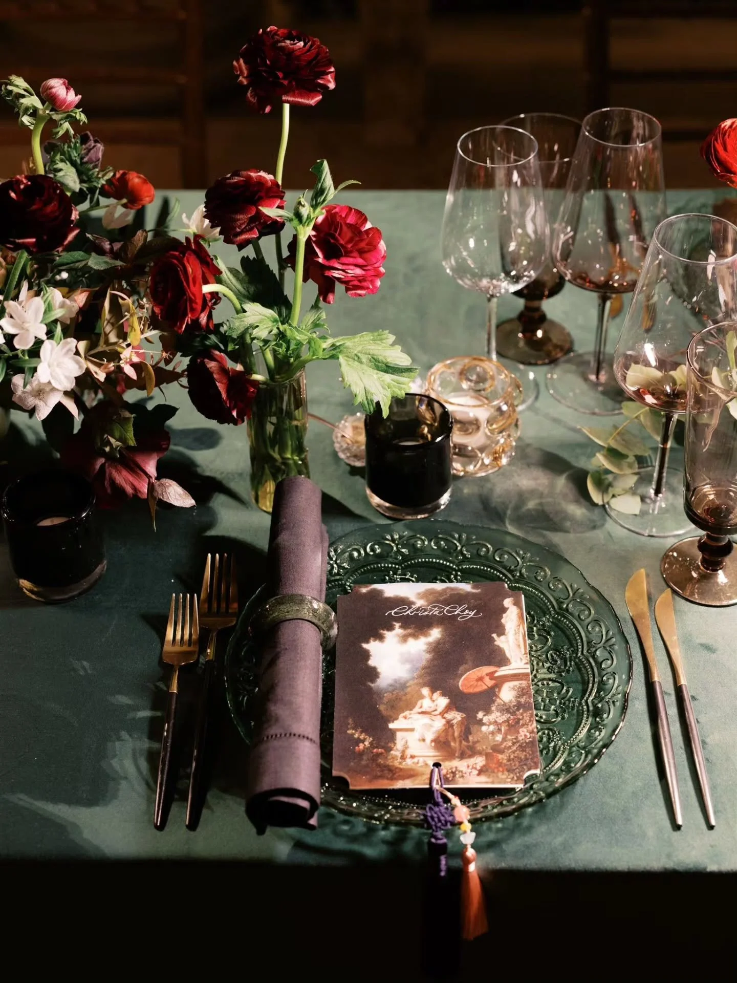 When your venue has such beautiful works of art, its hard not to incorporate it in the stationery! We loved working on this suite for @christachoy. 

Photos by @allanzepedaphoto