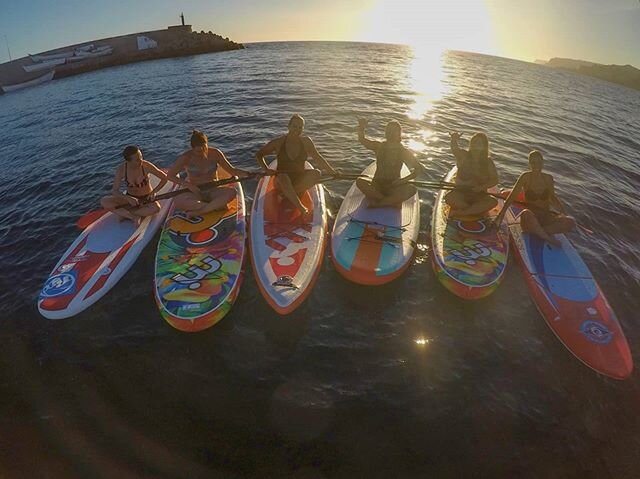 Sunsets sessions. 
No more words needed.
Salidas al atardecer. Alli lo dejamos
. ☎️ 0034 637144544

#sunsets #supgrancanaria #suparguineguin #supgc #gcsup #paddleboarding #paddlesurf #paddlearguineguin #paddlecanararias #canaryislands #canariashoy #c