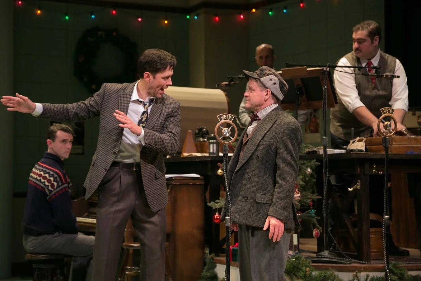 REVIEW: DELIGHTFULLY INSPIRING RADIO PLAY VERSION OF “IT’S A WONDERFUL LIFE” LIGHTS UP STNJ STAGE THIS CHRISTMAS