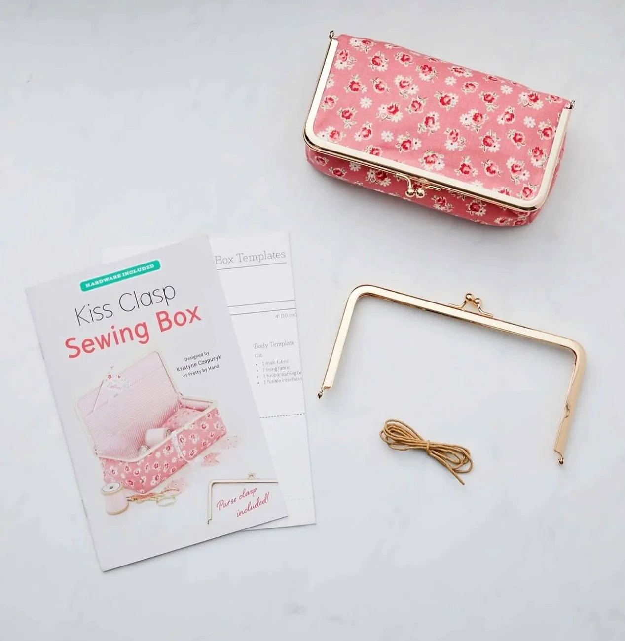 Head over to @muppinssewingemporium and get your #kissclaspsewingbox to sew along with @the_badass_quilter or grab some friends to do a sew along of your own!
These little boxes are so satisfying to make and not as difficult as they look!
Go check ou