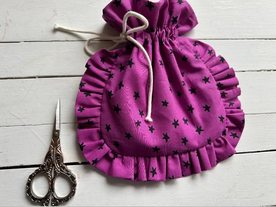 This little drawstring bag is giving off sweet and spooky vibes! The ruffle is so cute!!
Head over to @rufflespearlsandbows to see more and enter for your chance to win your own copy of Sew Drawstring Bags!!
These patterns are fun and totally managea