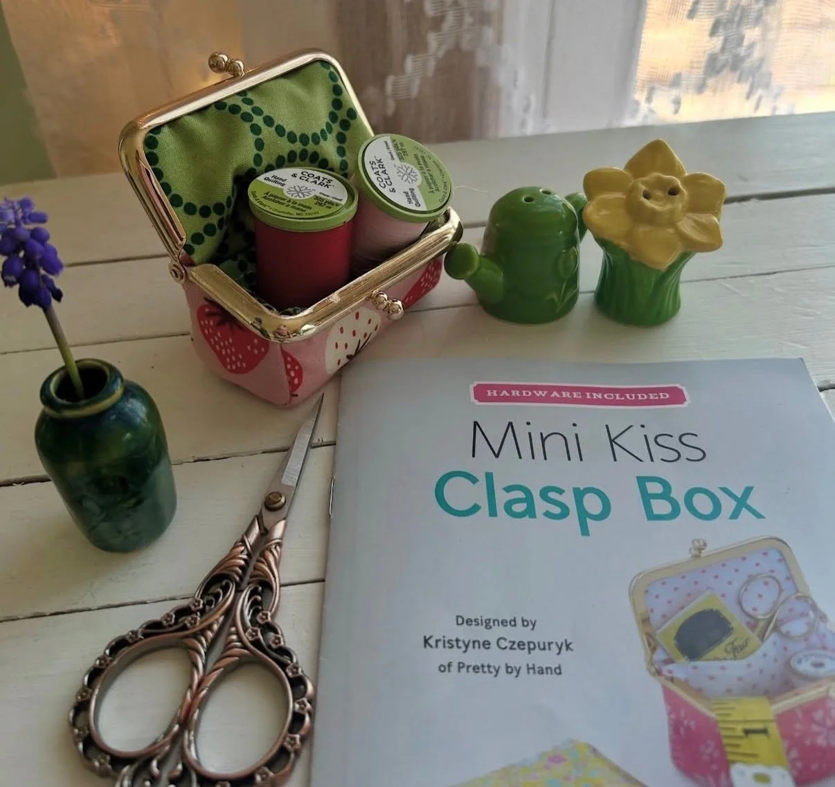 A strawberry Mini Kiss Clasp Sewing Box!!🍓🍓🍓
@rufflespearlsandbows is hosting a giveaway of one of our kits!
Thank you to everyone who shopped our spring sale over the weekend! We are so happy to get our kits into your wonderful maker hands🥰
Don&