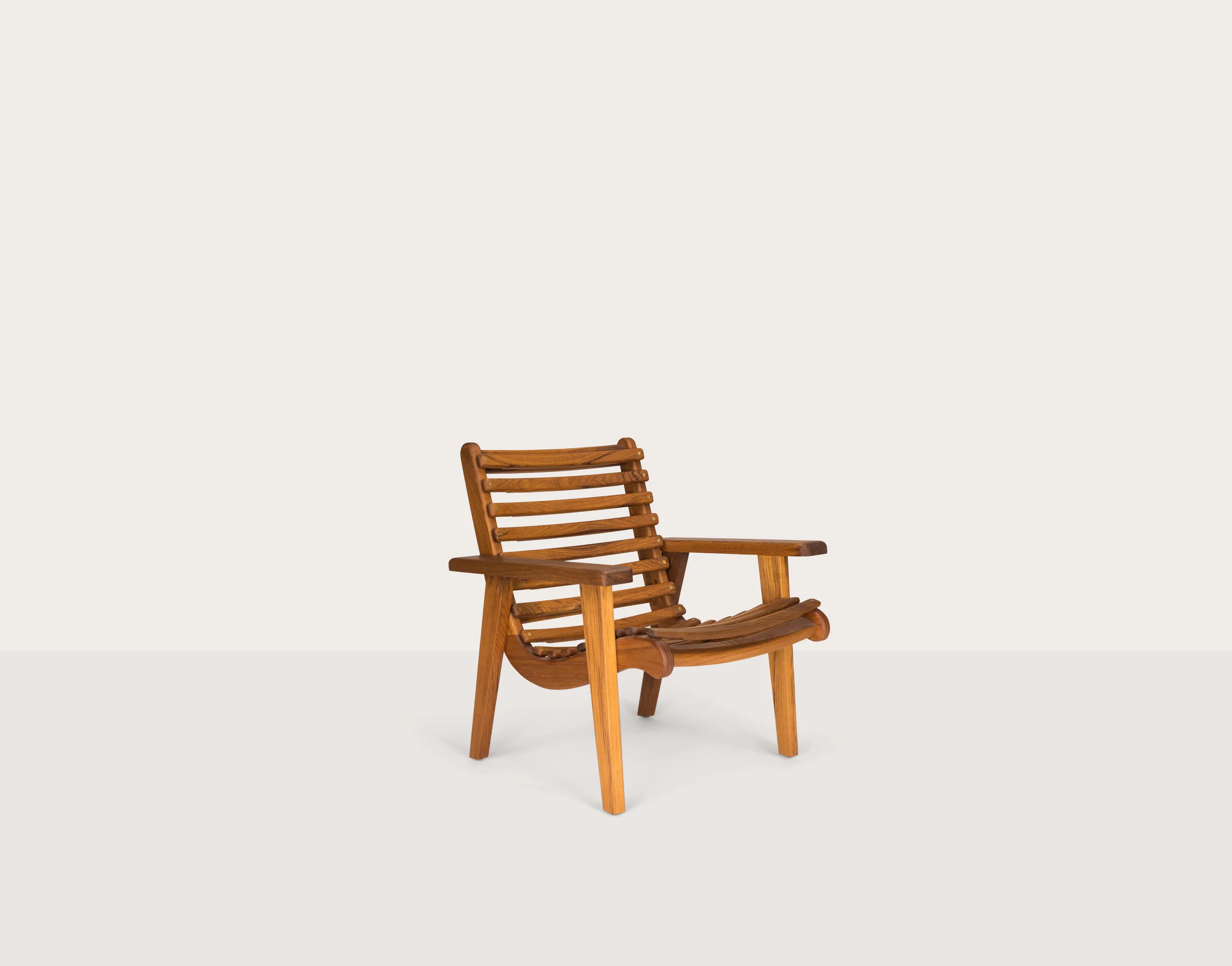 Luteca_MvB_San Miguelito-Armchair_Teak_FP-W.jpg