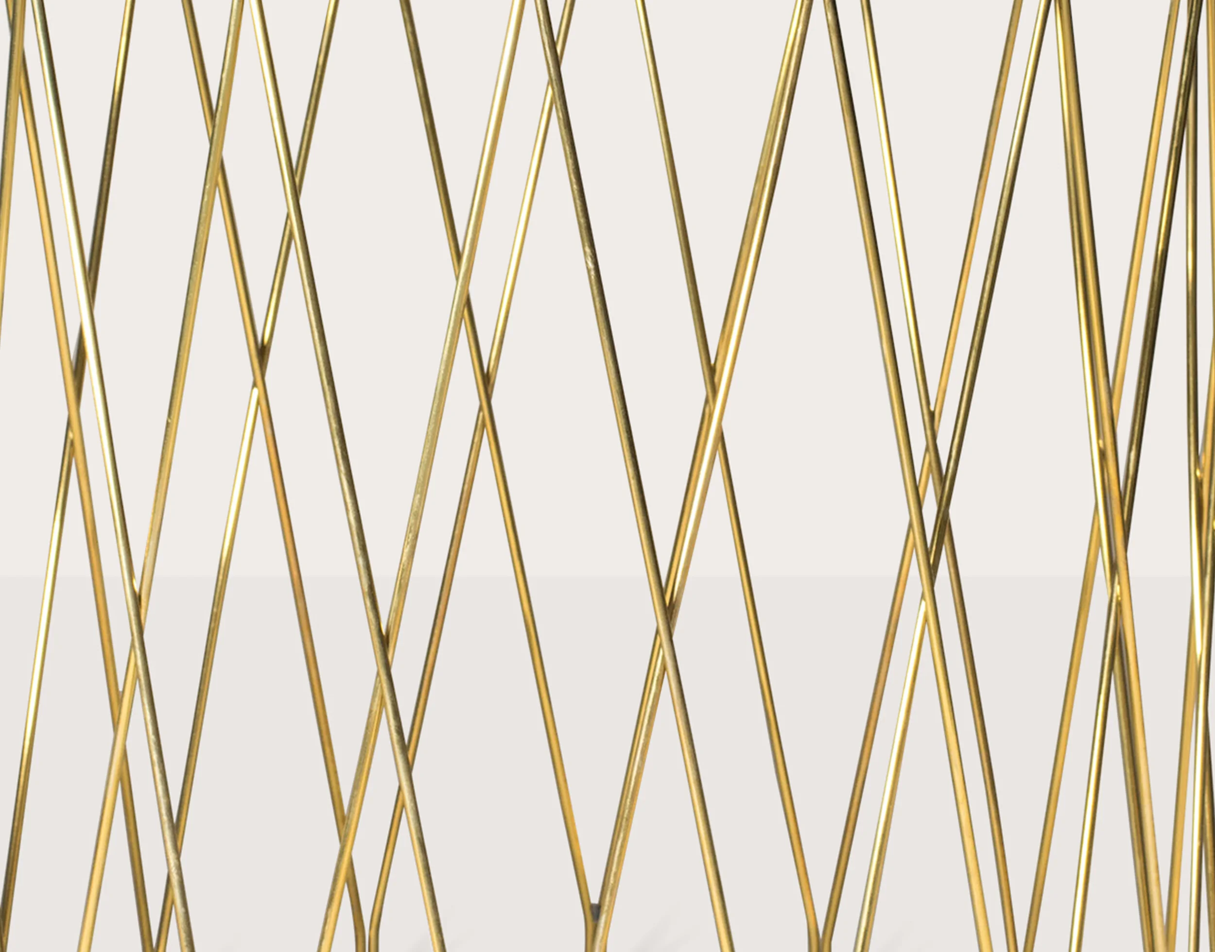 Luteca_PRV_Equipal-Dining-Table_Polished-Brass-Glass_detail.jpg