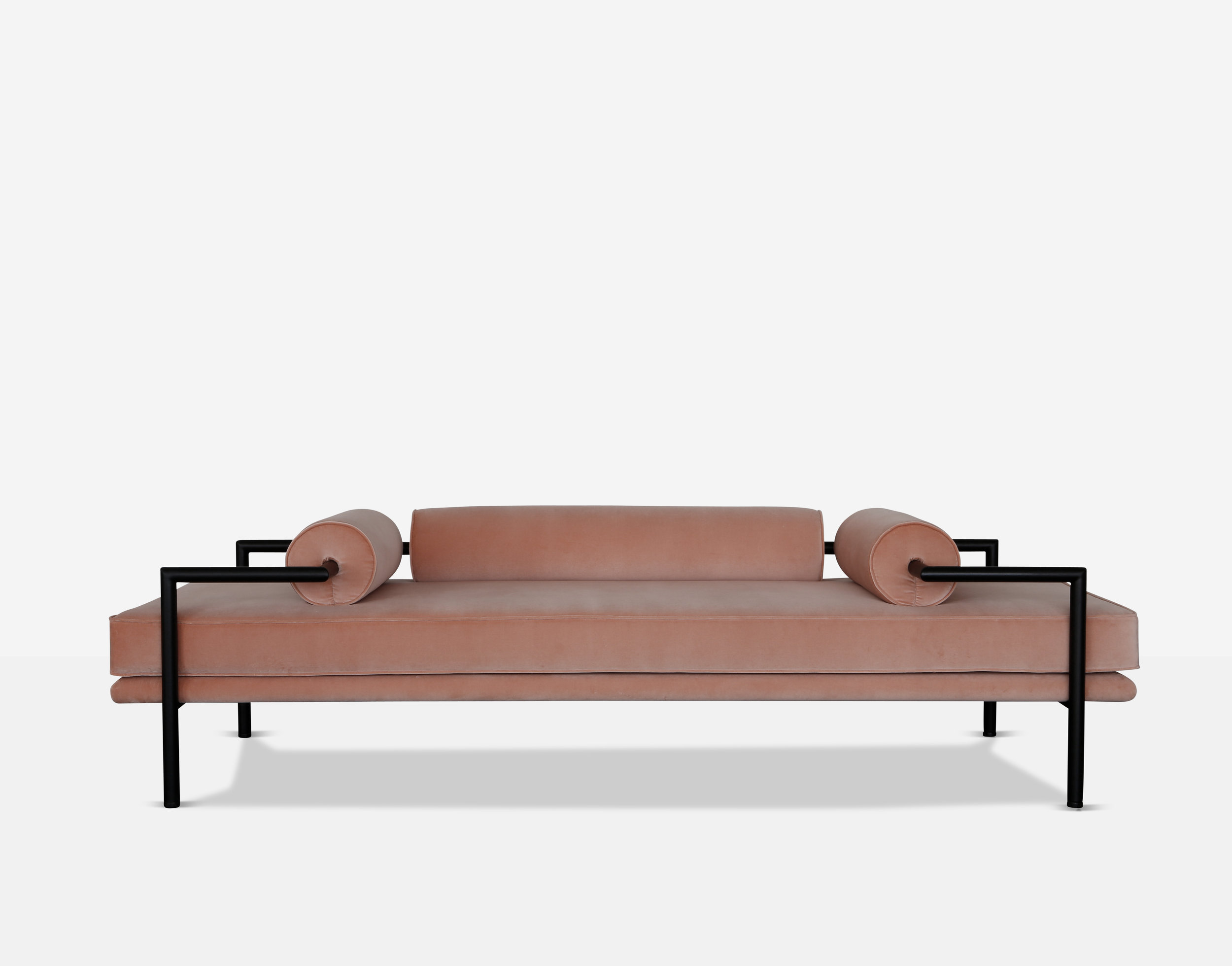 Luteca_JI_Dorcia-Daybed_Powder-Velvet_F-W.jpg