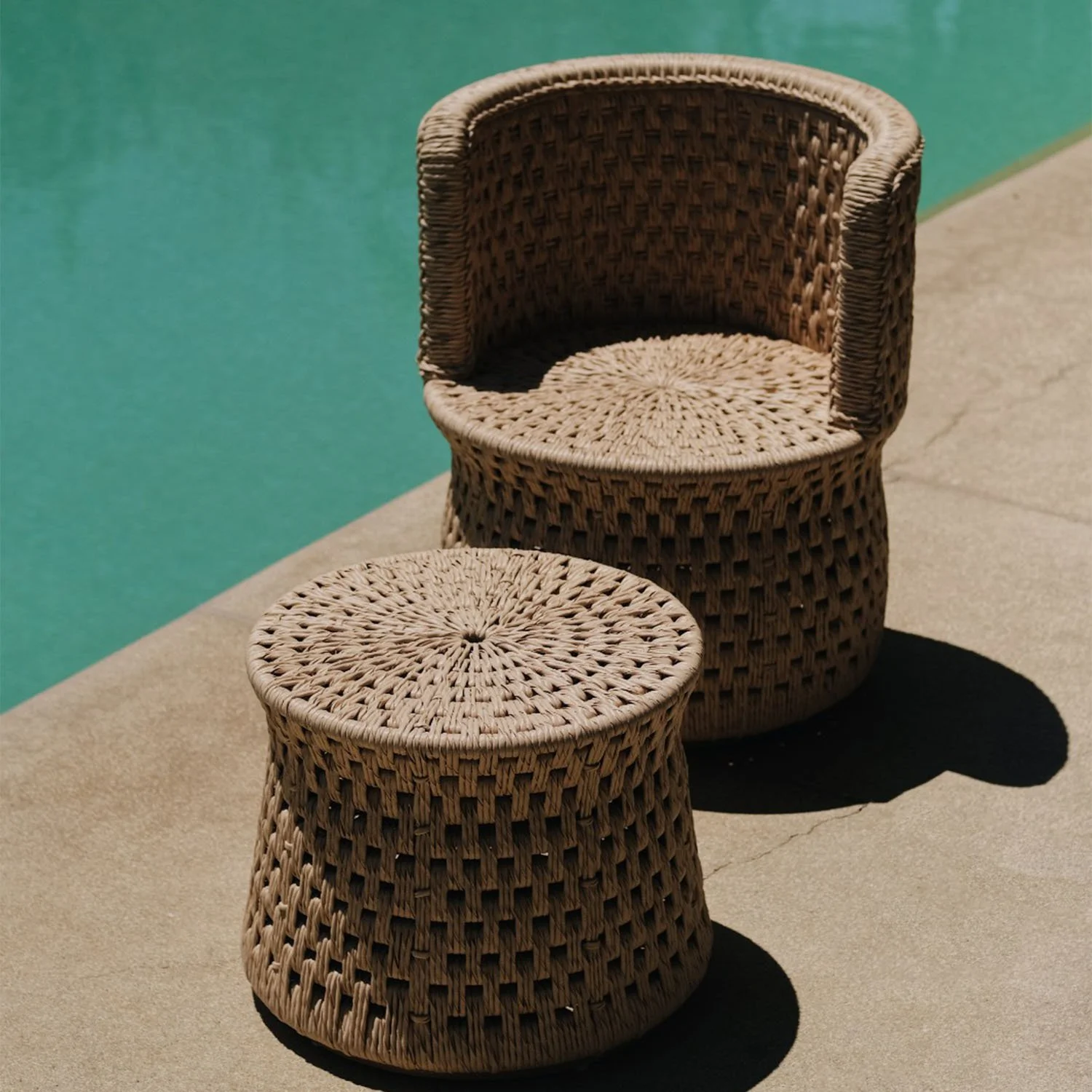 Luteca_Woven Resin Small Stool_L1.jpg