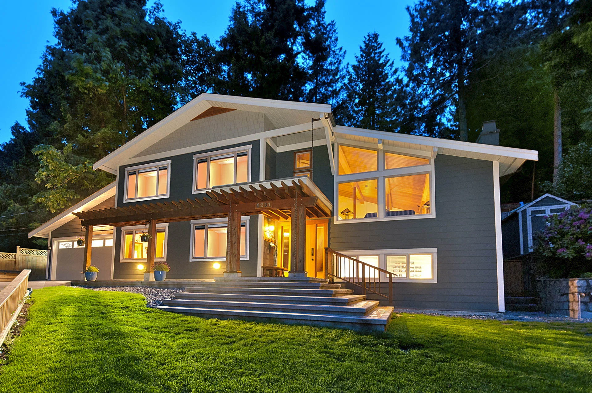 001_010.luxury.defaultBCHome.jpg