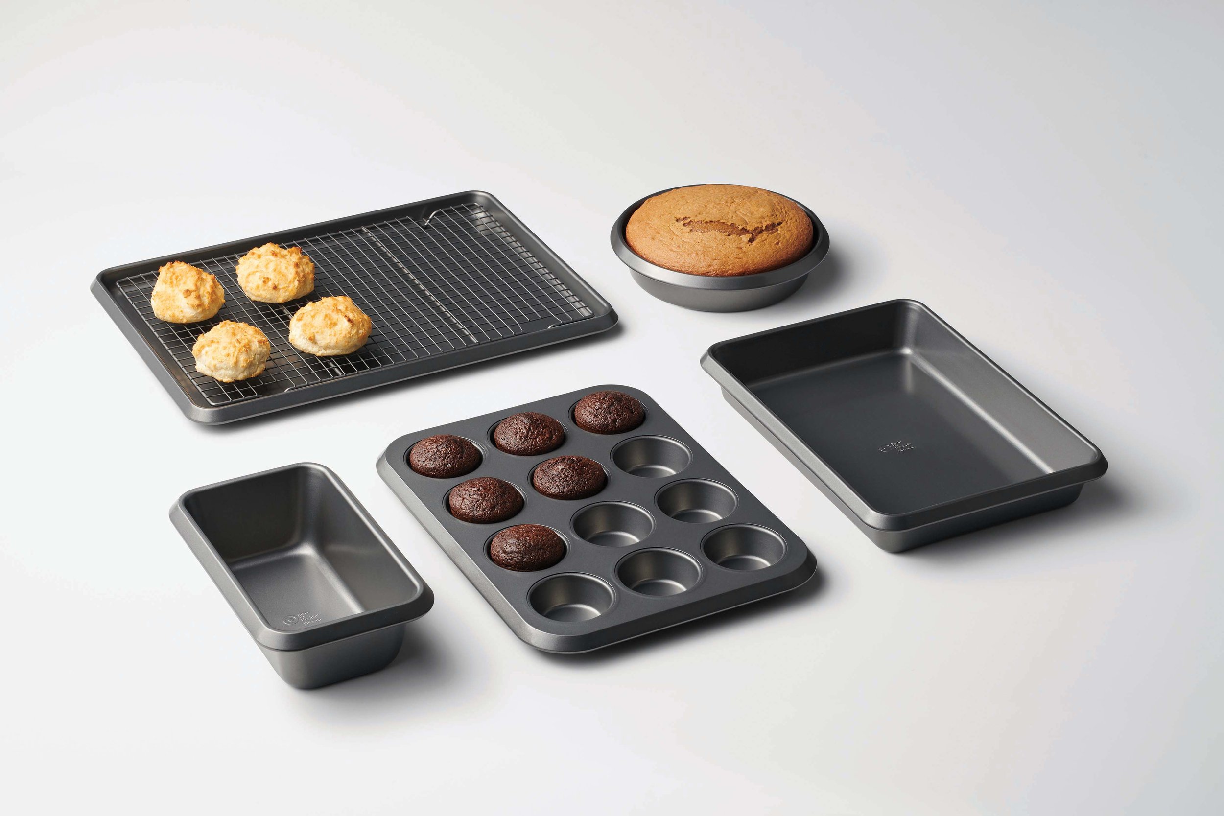 C-000963-01-052_070-01-0035_6 Piece Carbon Steel Set - Made by Design_Straight On.jpg