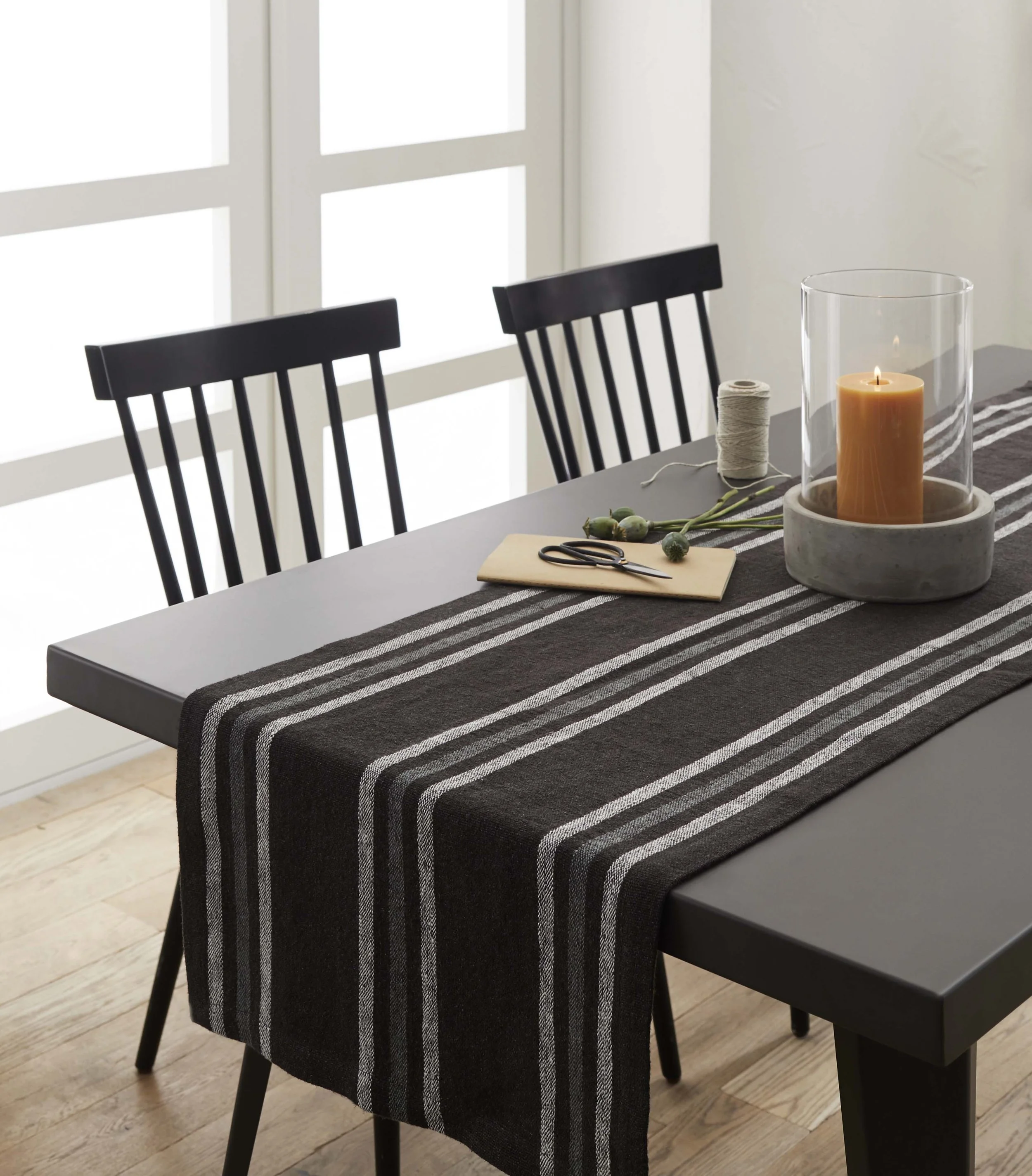 C-000692-01-086_065-01-1390_Linen Table Runner Black with White Stripes_FPO.jpg