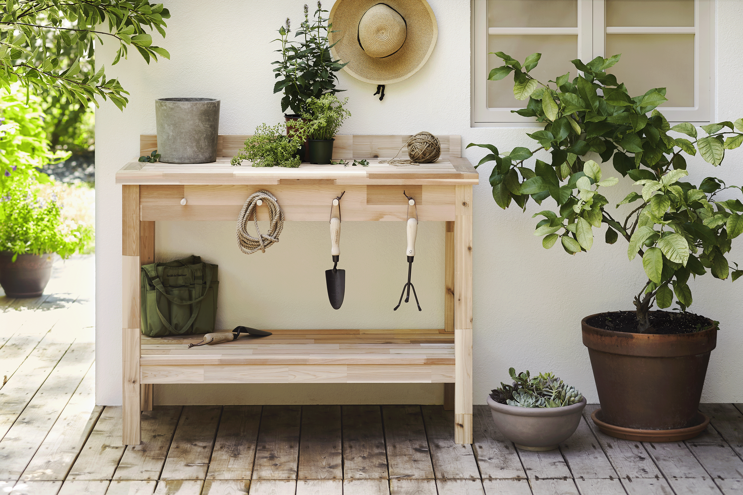C-000280-01-112_084-15-2790_potting_table_600x300.png