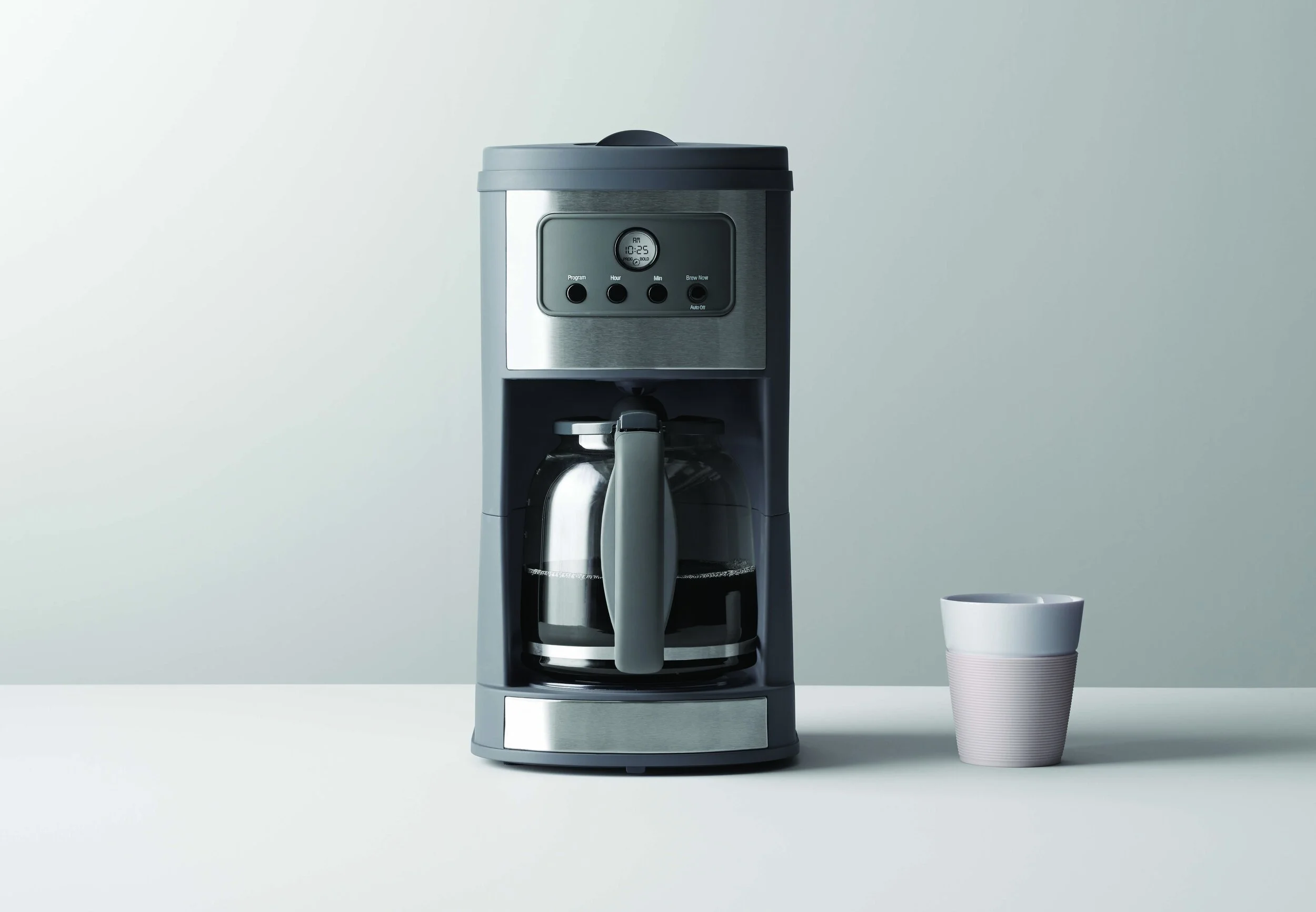 C-000692-01-026_072-08-1583_12 Cup Porgrammable Coffee Maker_FRONT_coffee.jpg